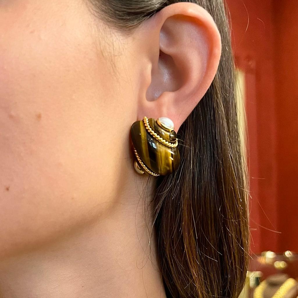 Verdura Tigerauge Perle Muschel Gold Ohrringe Damen im Angebot