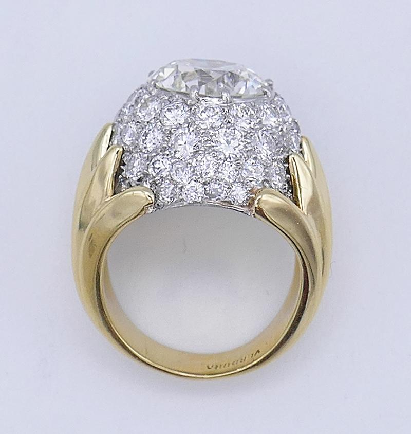 Verdura Vintage Ring 18k Gold Diamond 5.01-Carat J SI2 GIA For Sale 1