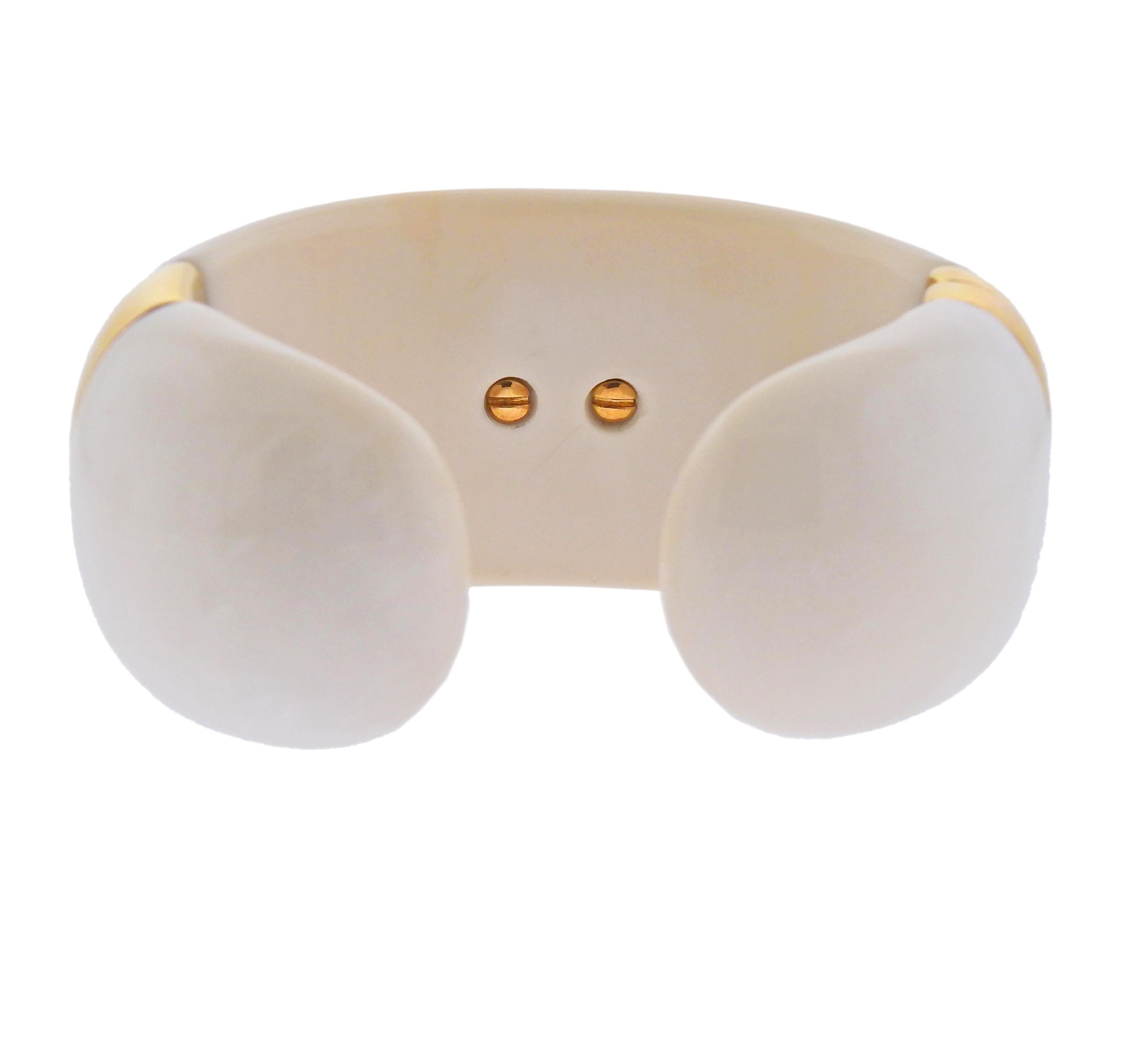 Impressive and rare Verdura 18k gold cuff bracelet, in white agate with approx. 5 carats in old mine cut diamonds. Comes in original box.  Bracelet will fit approx. 6.75