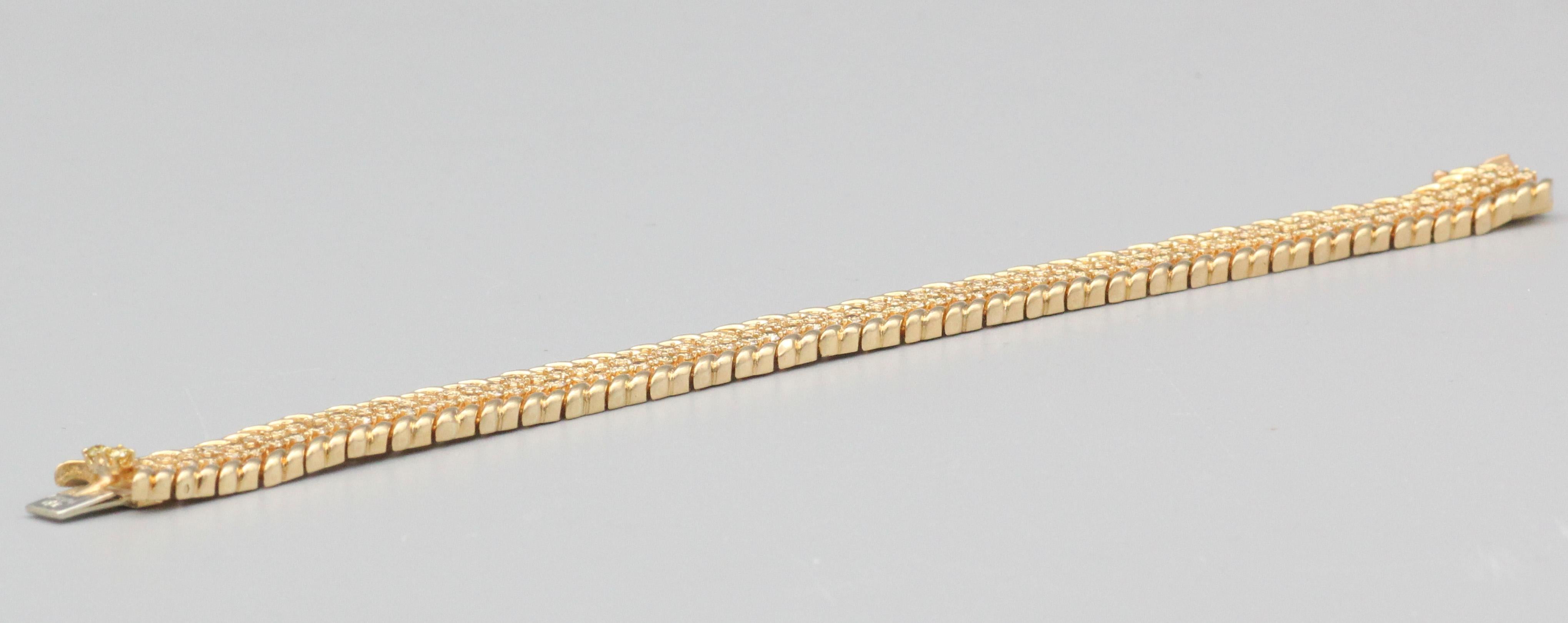 Verdura Yellow Diamond 18k Gold Link Bracelet For Sale 4