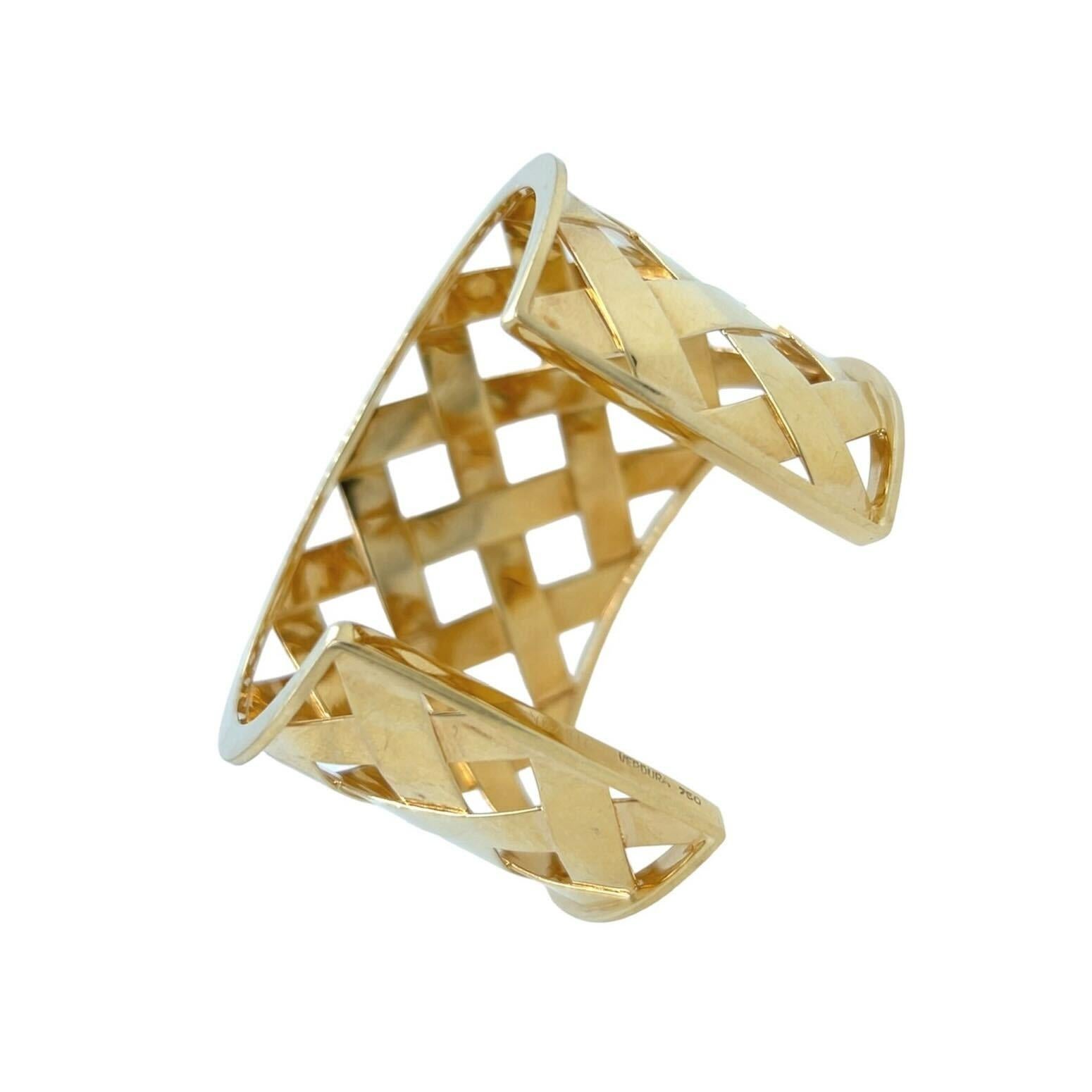 VERDURA  Yellow Gold Cuff Bracelet In Excellent Condition For Sale In New York, NY