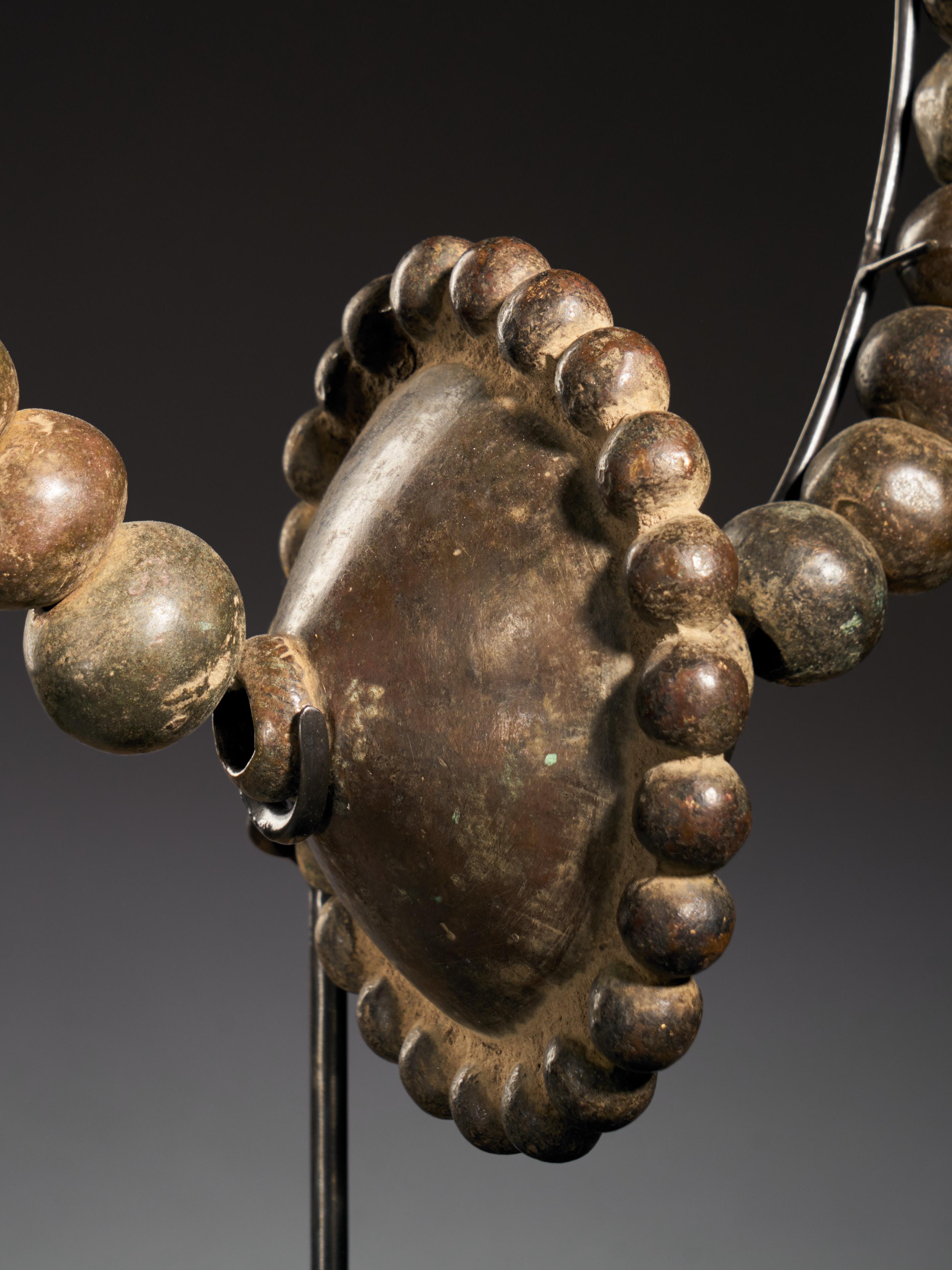 Vere People, Nigeria-Cameroon, Cast Brass Necklaces or Waist Beads Collection In Good Condition In Leuven , BE