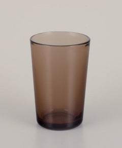 Vereco, France. A set of six drinking glasses in smoked art glass. 1970s.