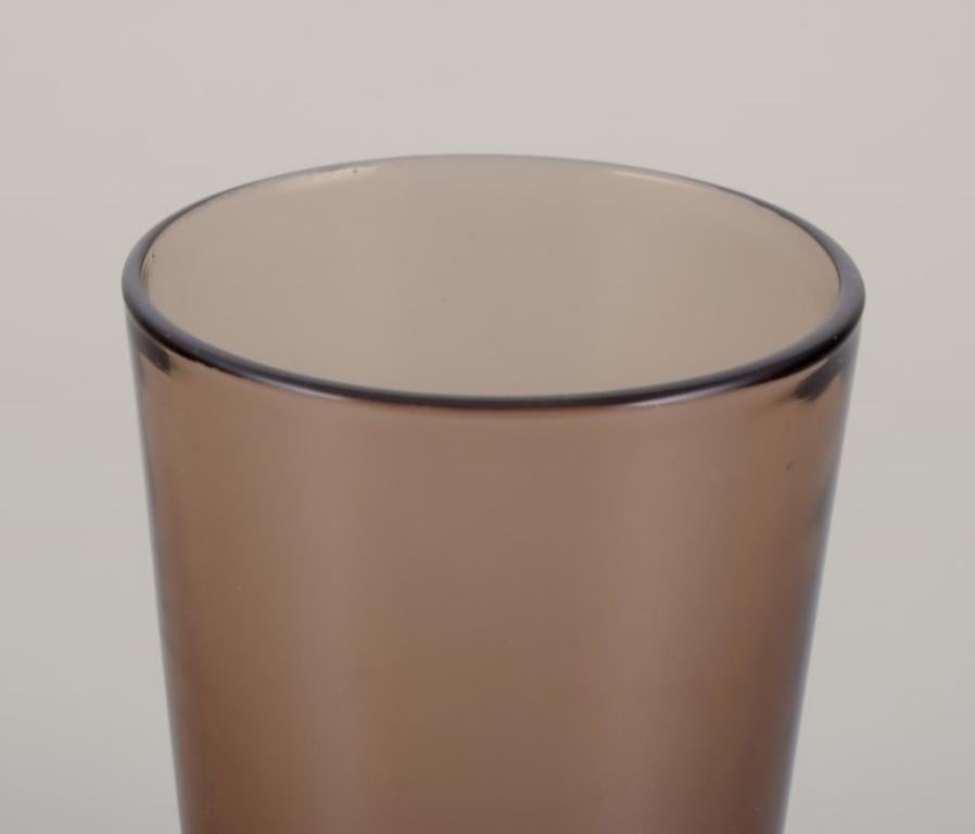 Vereco, France. Un ensemble de six verres à boire en verre d'art fumé. 1970. Excellent état - En vente à Copenhagen, DK