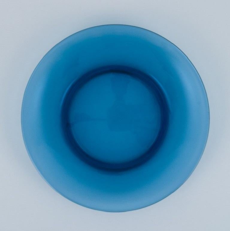 Vereco, France, a set of six plates in blue art glass.
circa 1970s.
In perfect condition.
Marked.
Measurements: D 22.5 cm.