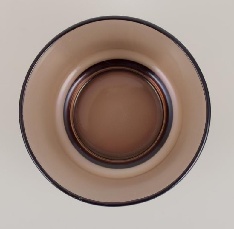 Vereco, France. Set of six bowls in smoked art glass. In Excellent Condition For Sale In København, Copenhagen