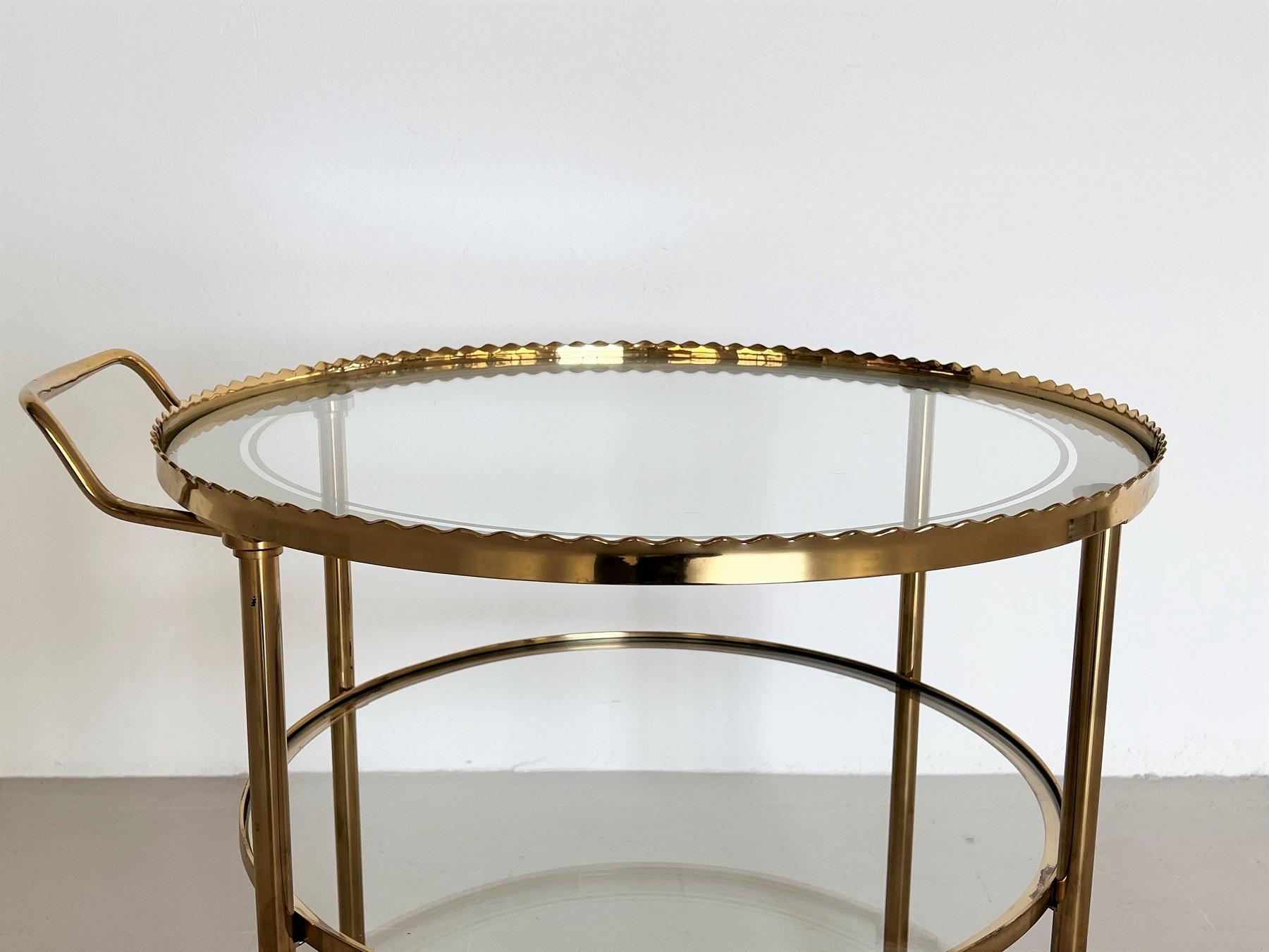 Vereinigte Werkstatten Brass and Glass Midcentury Trolley or Bar Cart, 1960s In Good Condition For Sale In Morazzone, Varese