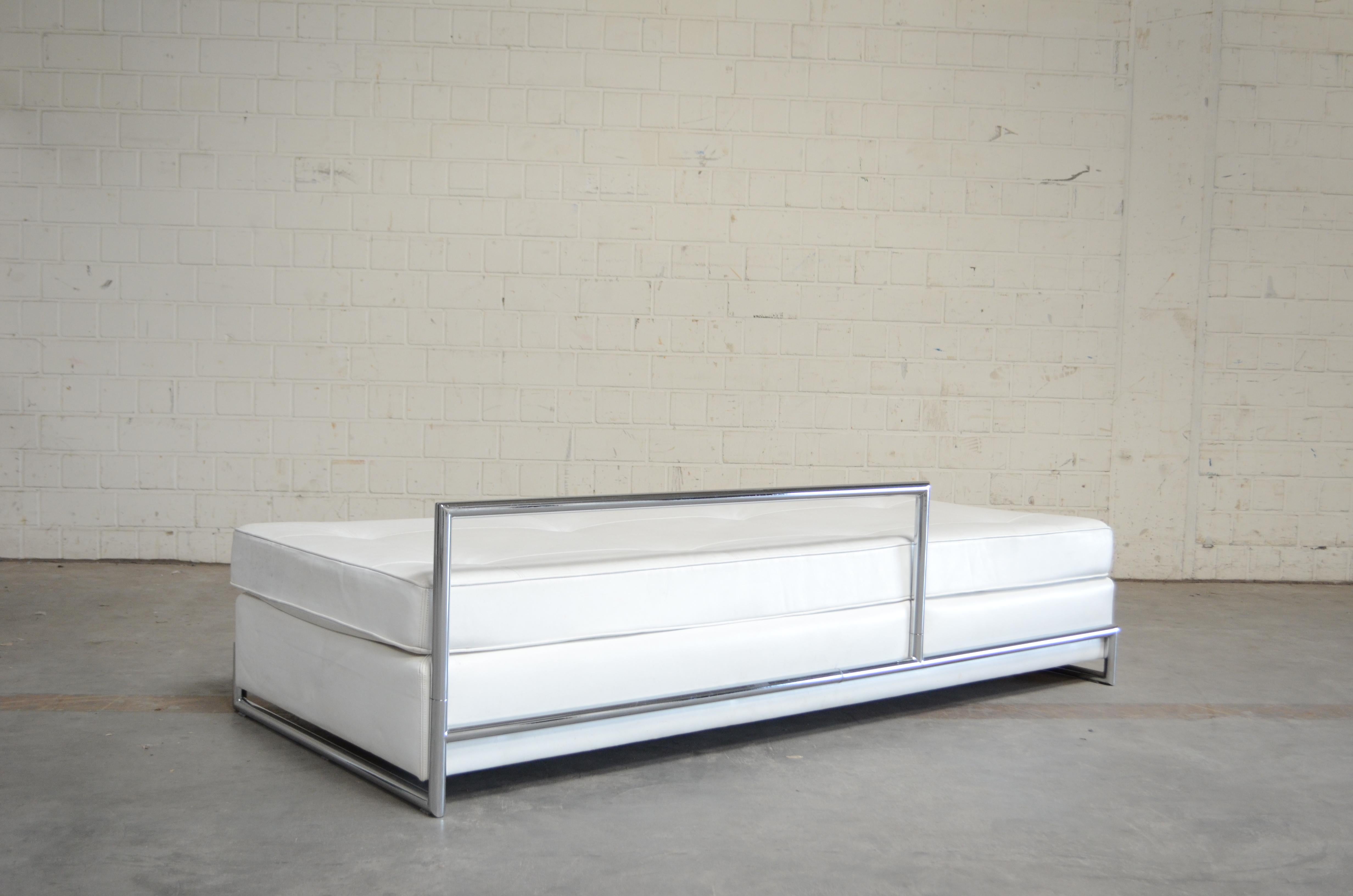 20th Century Vereinigte Werkstätten Eileen Gray Daybed Day Bed For Sale