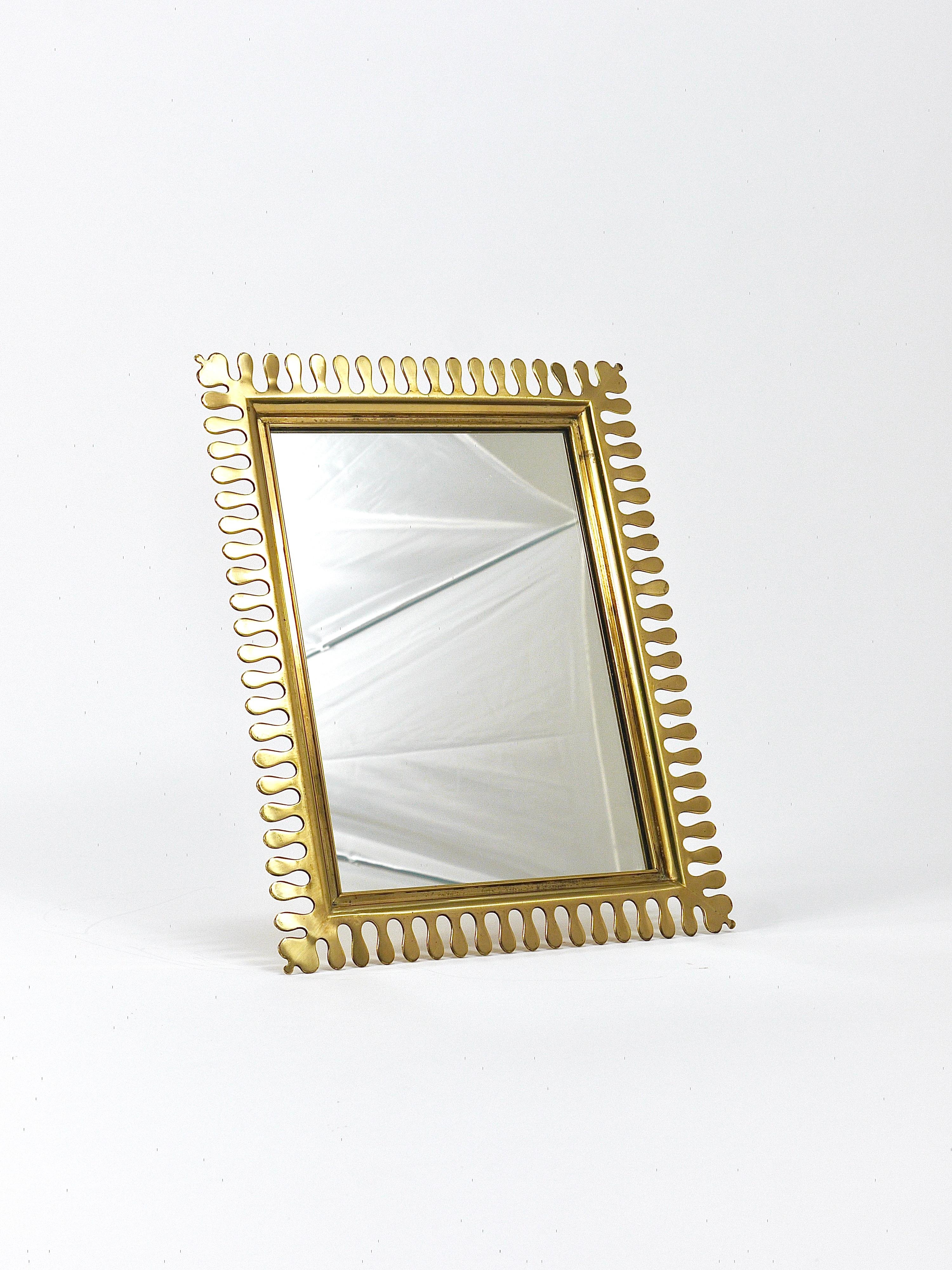 Vereinigte Werkstätten Mid-Century Brass Vanity Table Wall Mirror, Germany, 1970 In Good Condition In Vienna, AT