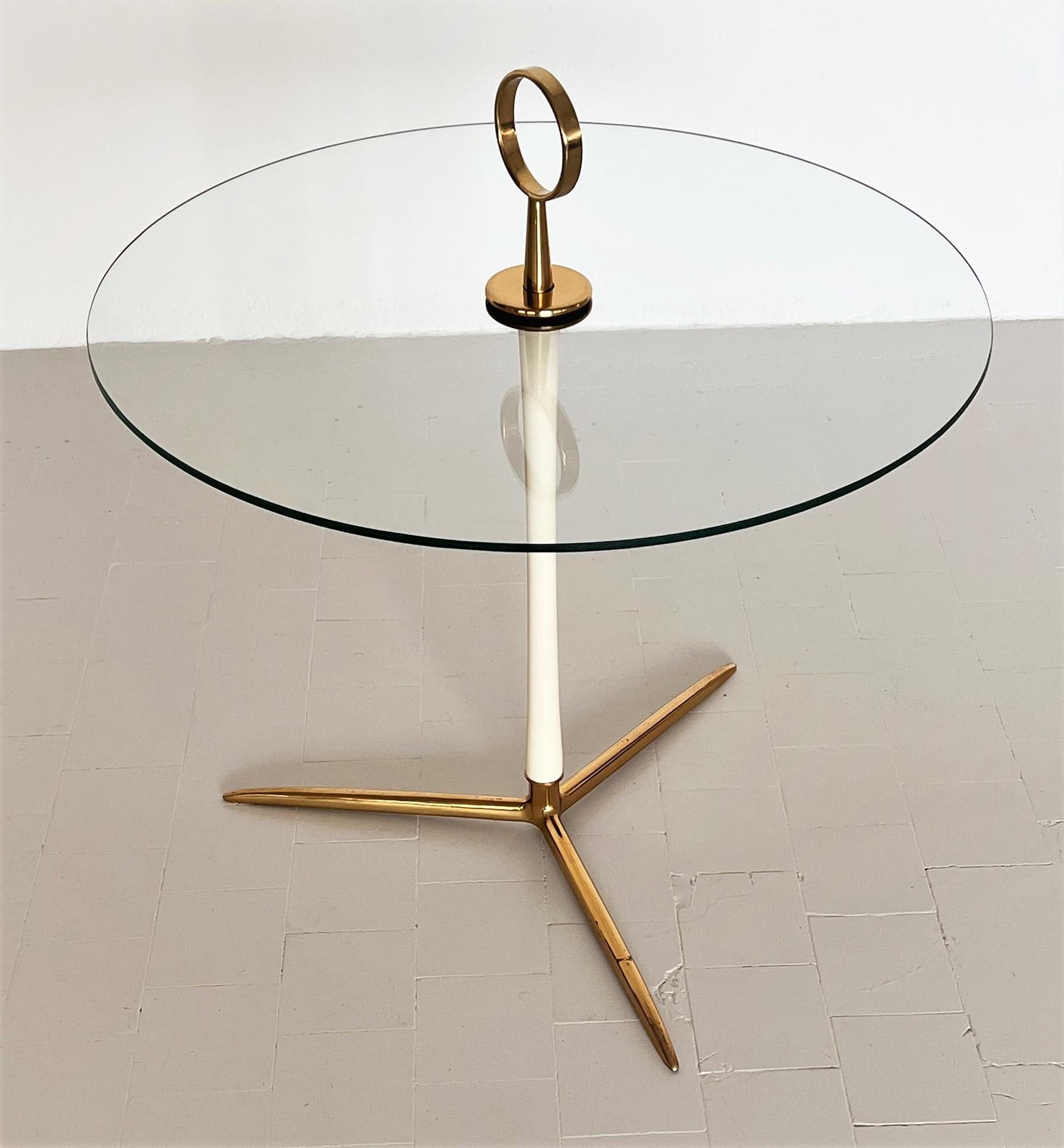 Late 20th Century German Midcentury Side Table in Brass and Glass by Vereinigte Werkstätten, 1970s For Sale