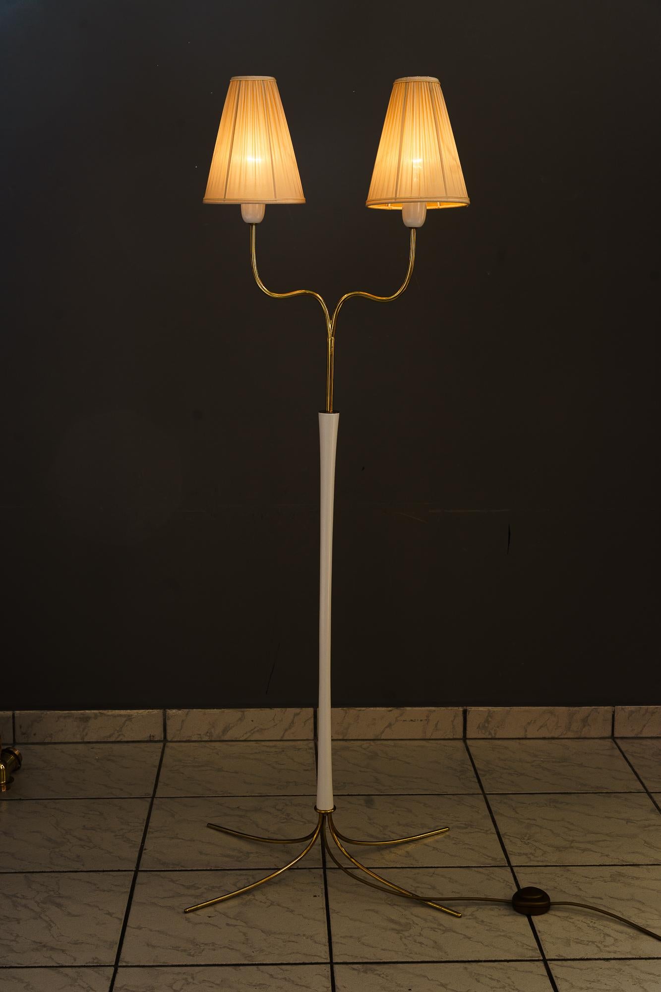 Vereinigte Werkstätten München floor lamp germany around 1960s For Sale 3