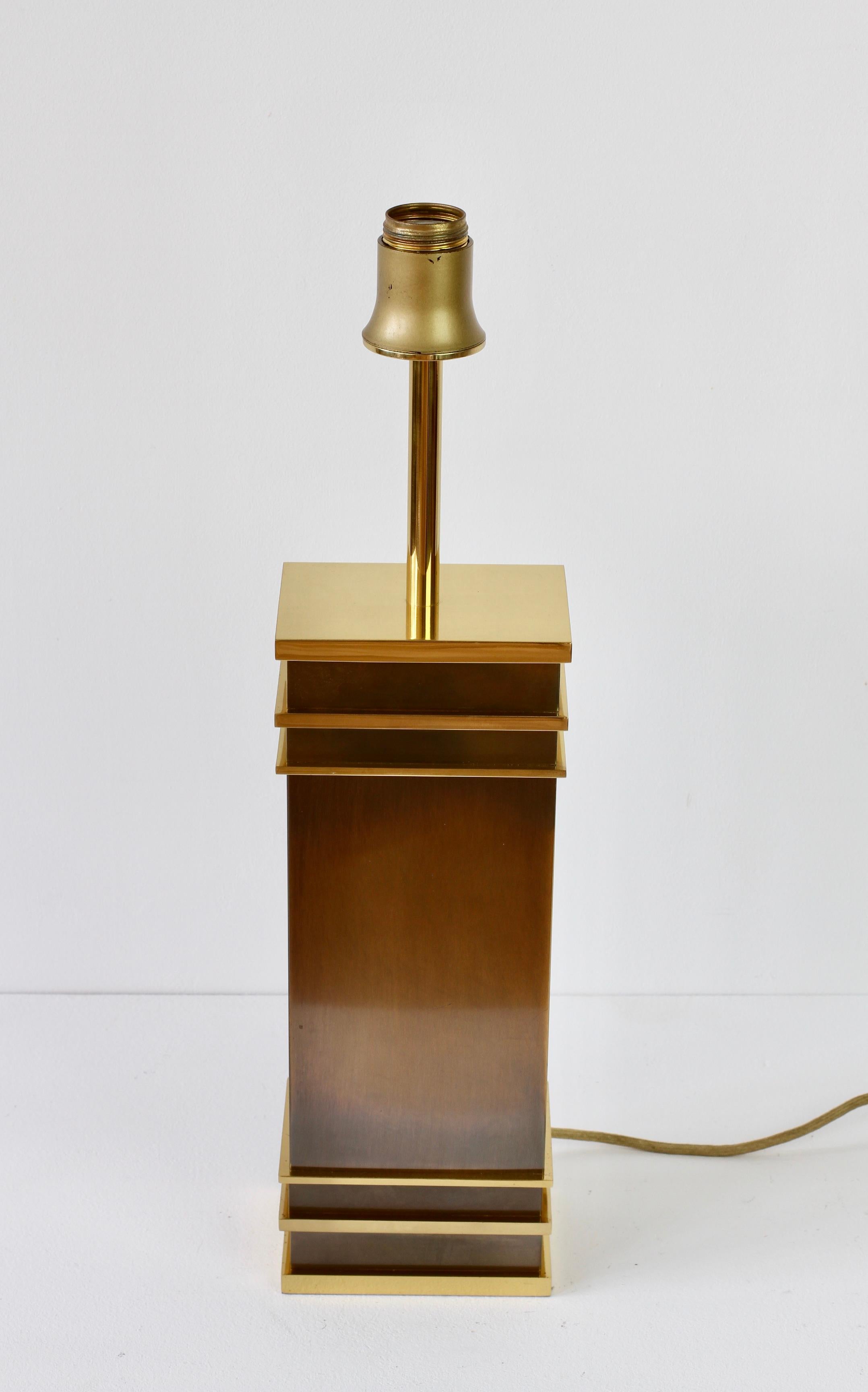 Vereinigte Werkstätten Patinated Bronze and Brass Maison Jansen Style Table Lamp For Sale 4