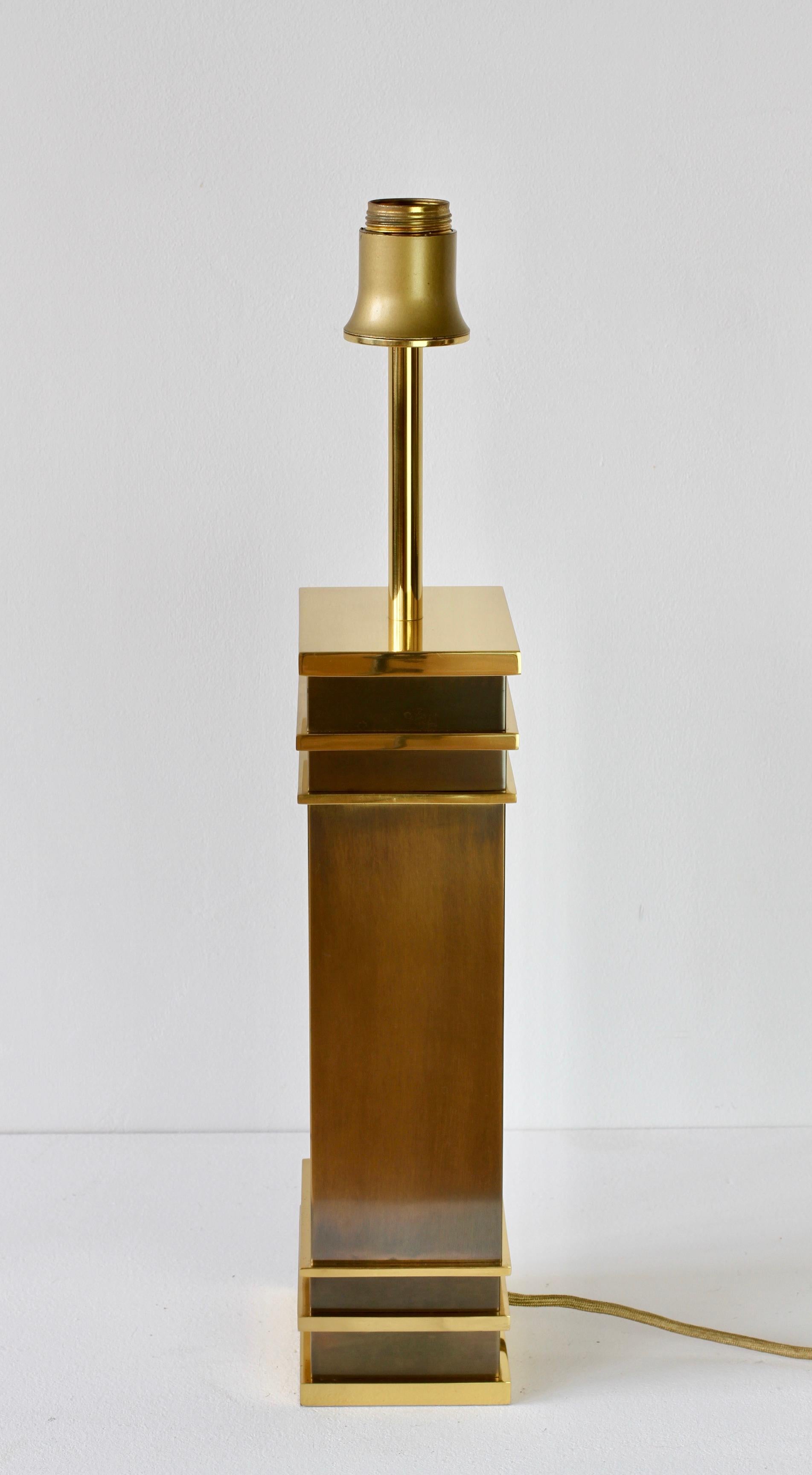 Vereinigte Werkstätten Patinated Bronze and Brass Maison Jansen Style Table Lamp For Sale 1