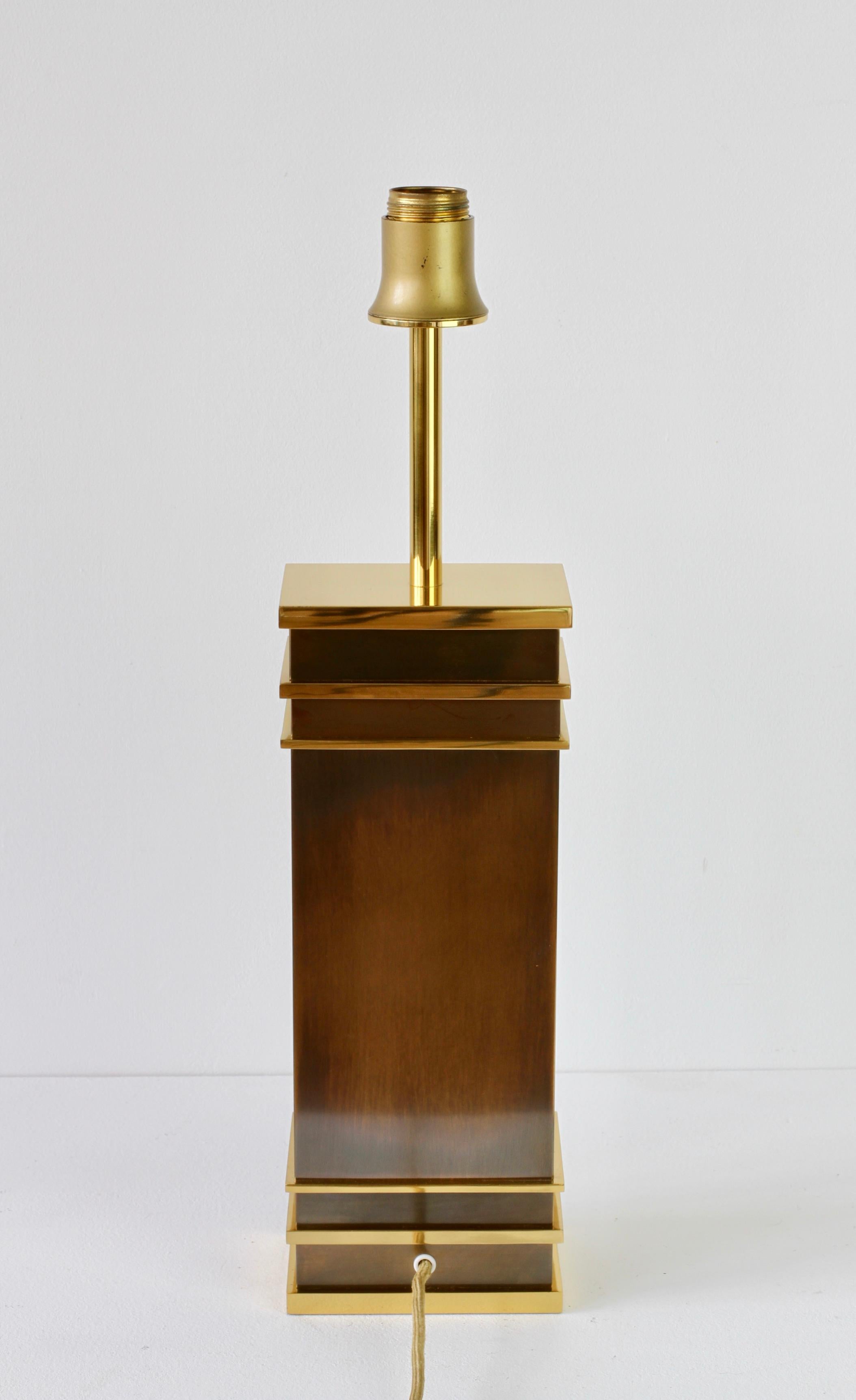 Vereinigte Werkstätten Patinated Bronze and Brass Maison Jansen Style Table Lamp For Sale 2