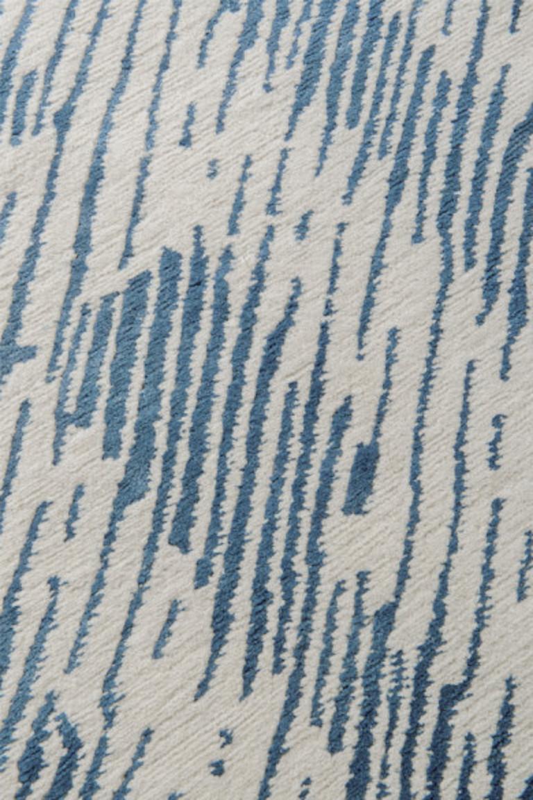 Im Angebot: Verge Verge-Teppich aus handgeknüpfter Wolle und Seide von Kelly Wearstler,  (Blau) 2
