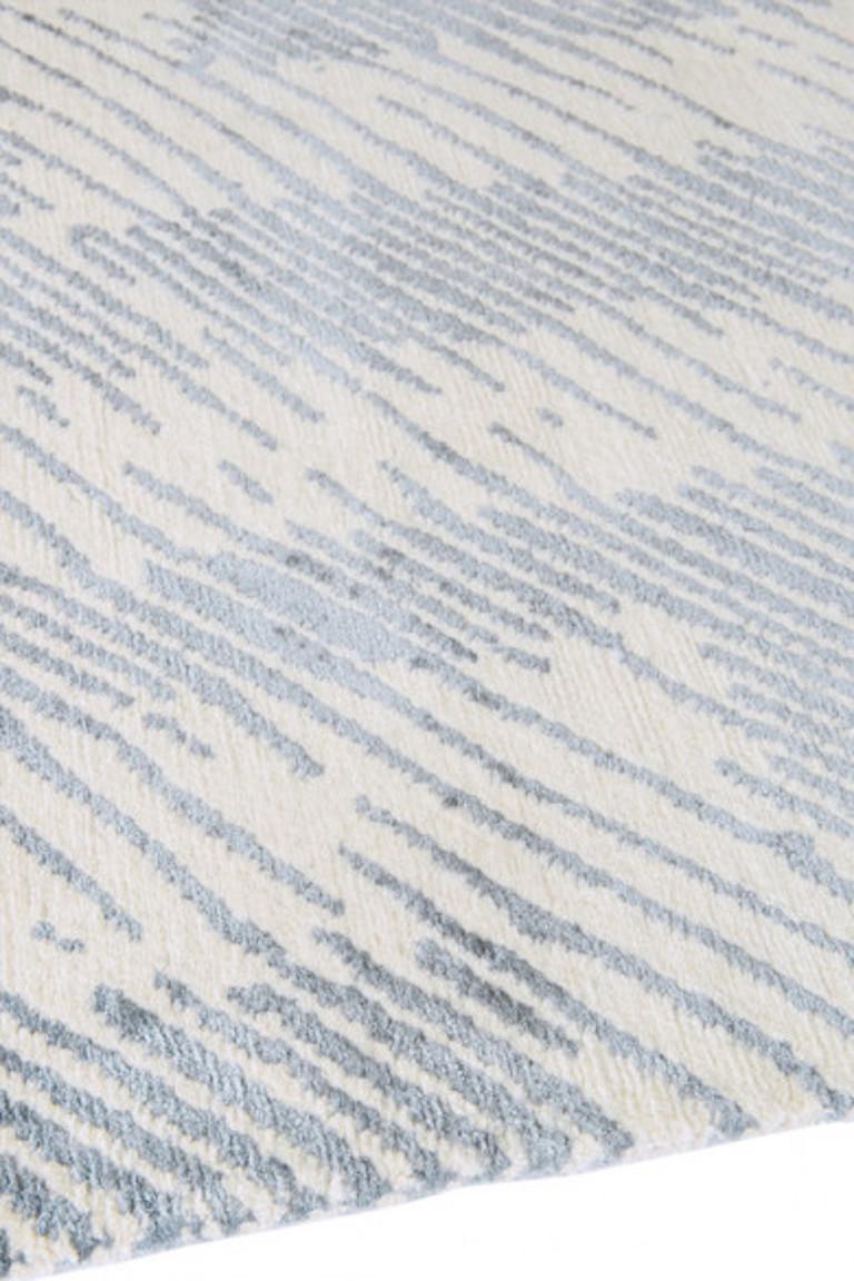 Im Angebot: Verge Verge-Teppich aus handgeknüpfter Wolle und Seide von Kelly Wearstler, Beige (Ice) 3