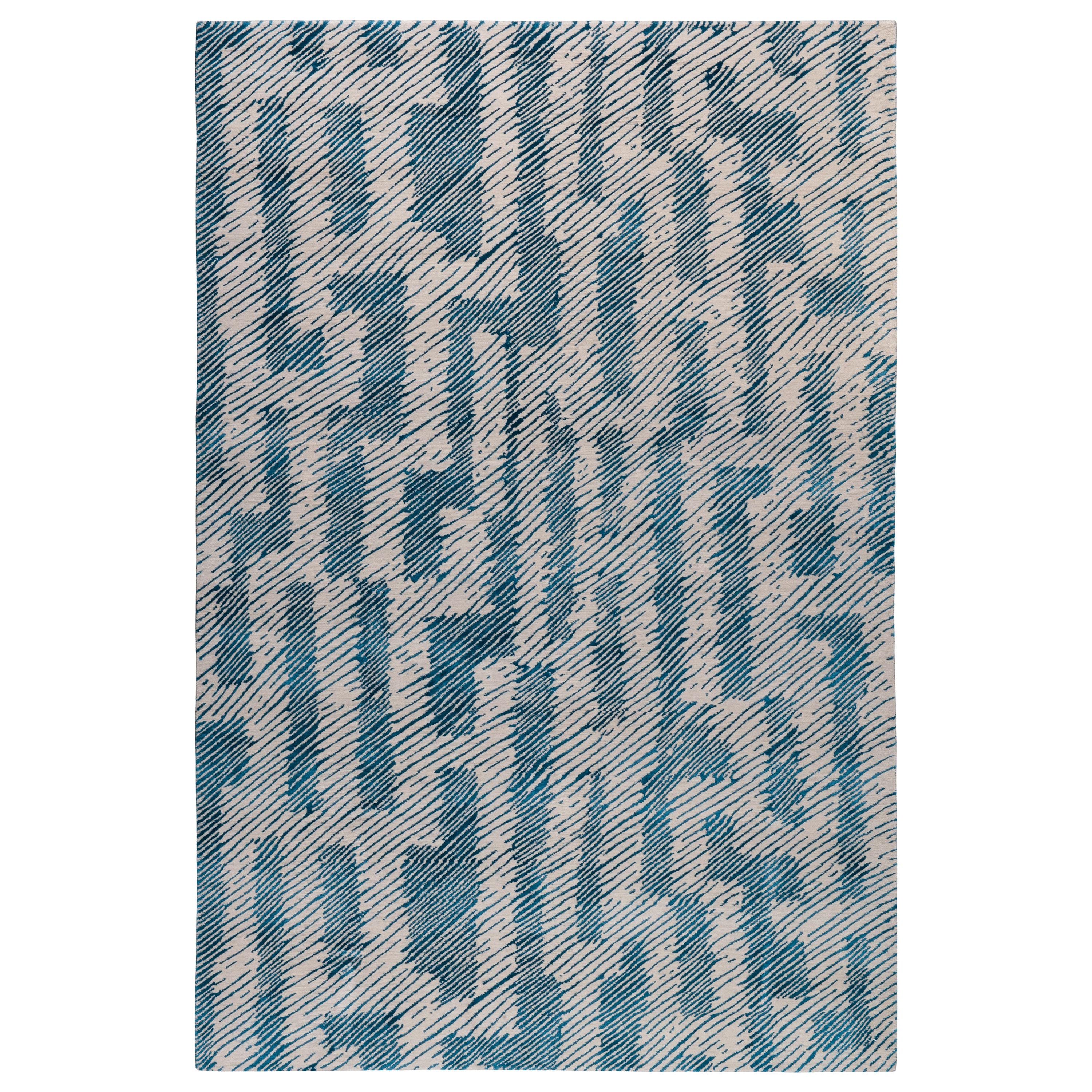 Im Angebot: Verge Verge-Teppich aus handgeknüpfter Wolle und Seide von Kelly Wearstler,  (Blau)