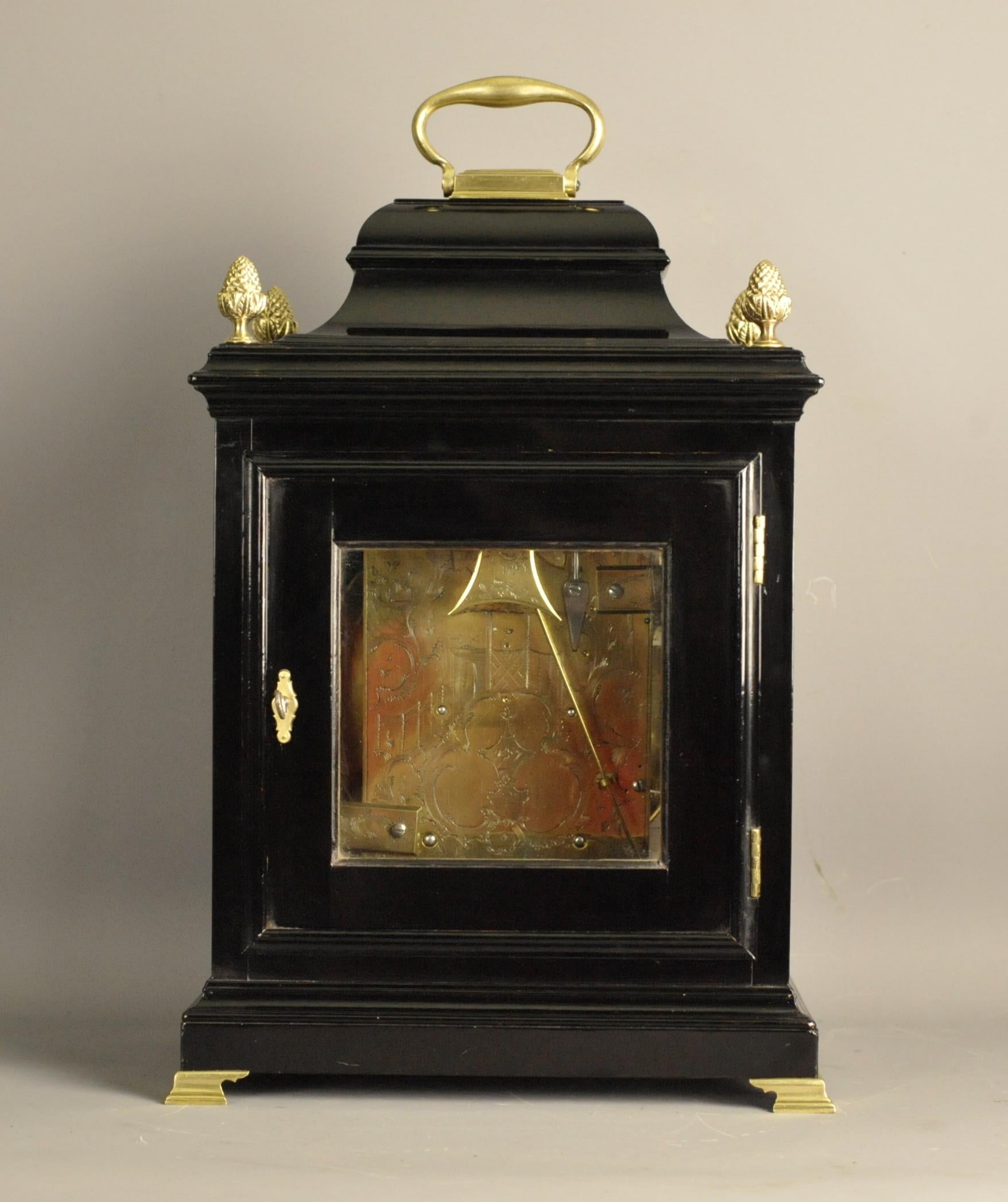 Verge Bracket Clock Enamel Dial, Martin, London In Good Condition For Sale In Chesterfield, GB