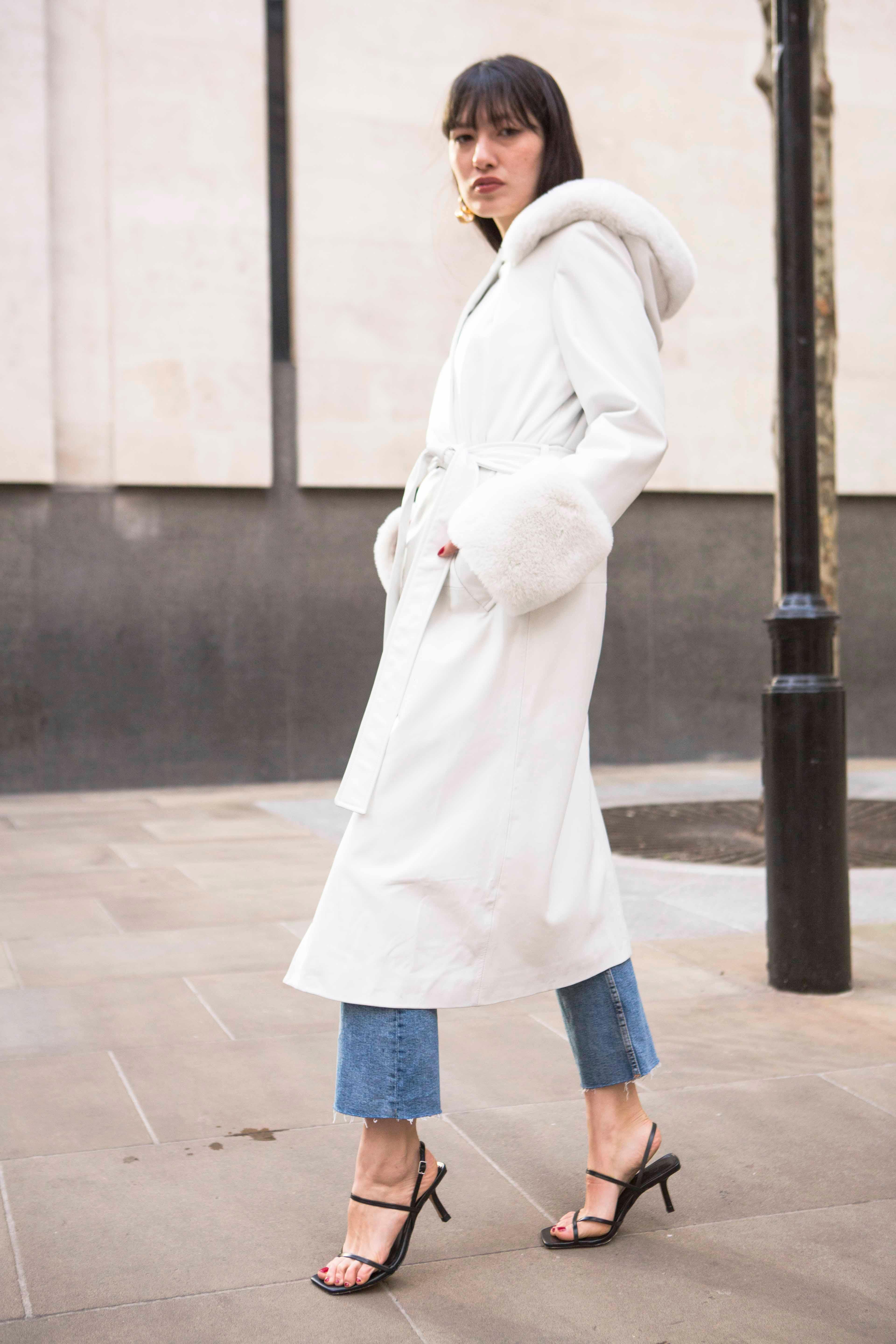 Verheyen Aurora Leder-Trenchcoat mit Kapuze in Weiß mit Kunstpelz - Größe uk 8 Damen im Angebot