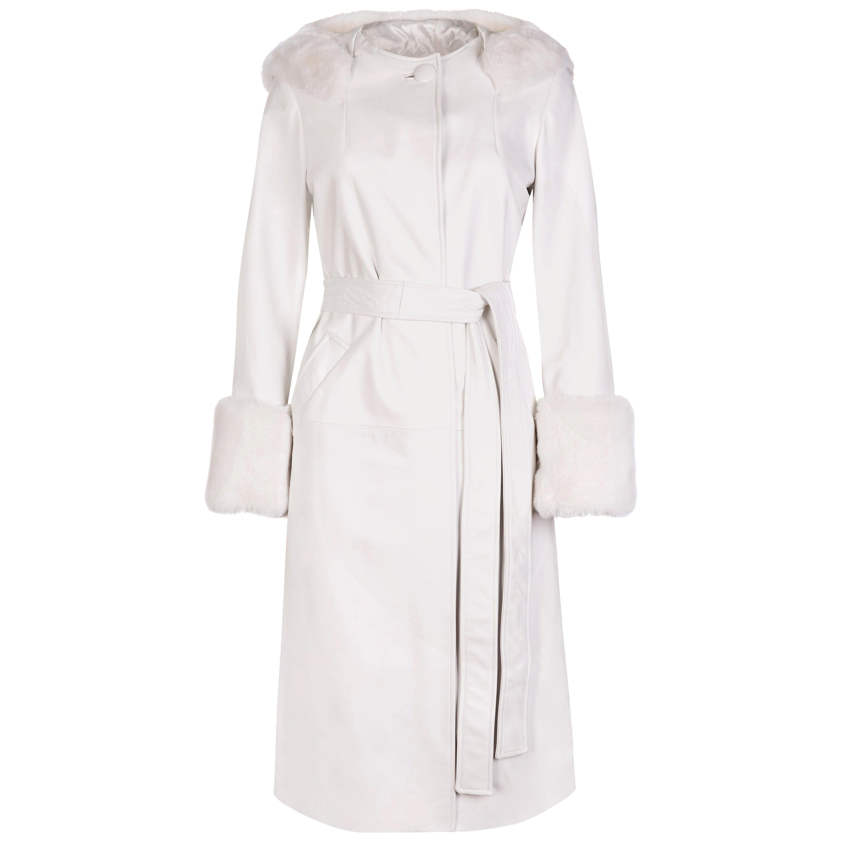 Verheyen London Hooded Leather Trench Coat in White with Faux Fur - Size uk 8

Handmade in London, made with 100% Italian Lambs Leather and the highest quality of faux fur to match, this luxury item is an investment piece to wear for a lifetime. 