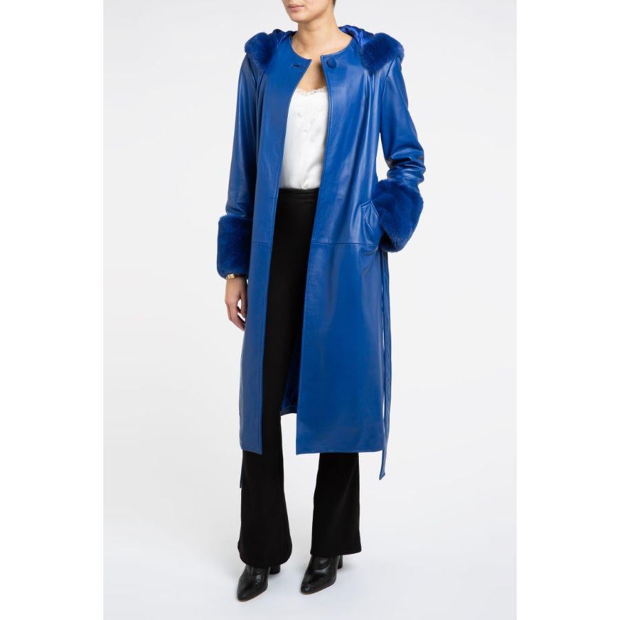 Women's Verheyen London Aurora Leather Trench Coat in Blue with Faux Fur, Size 10 For Sale