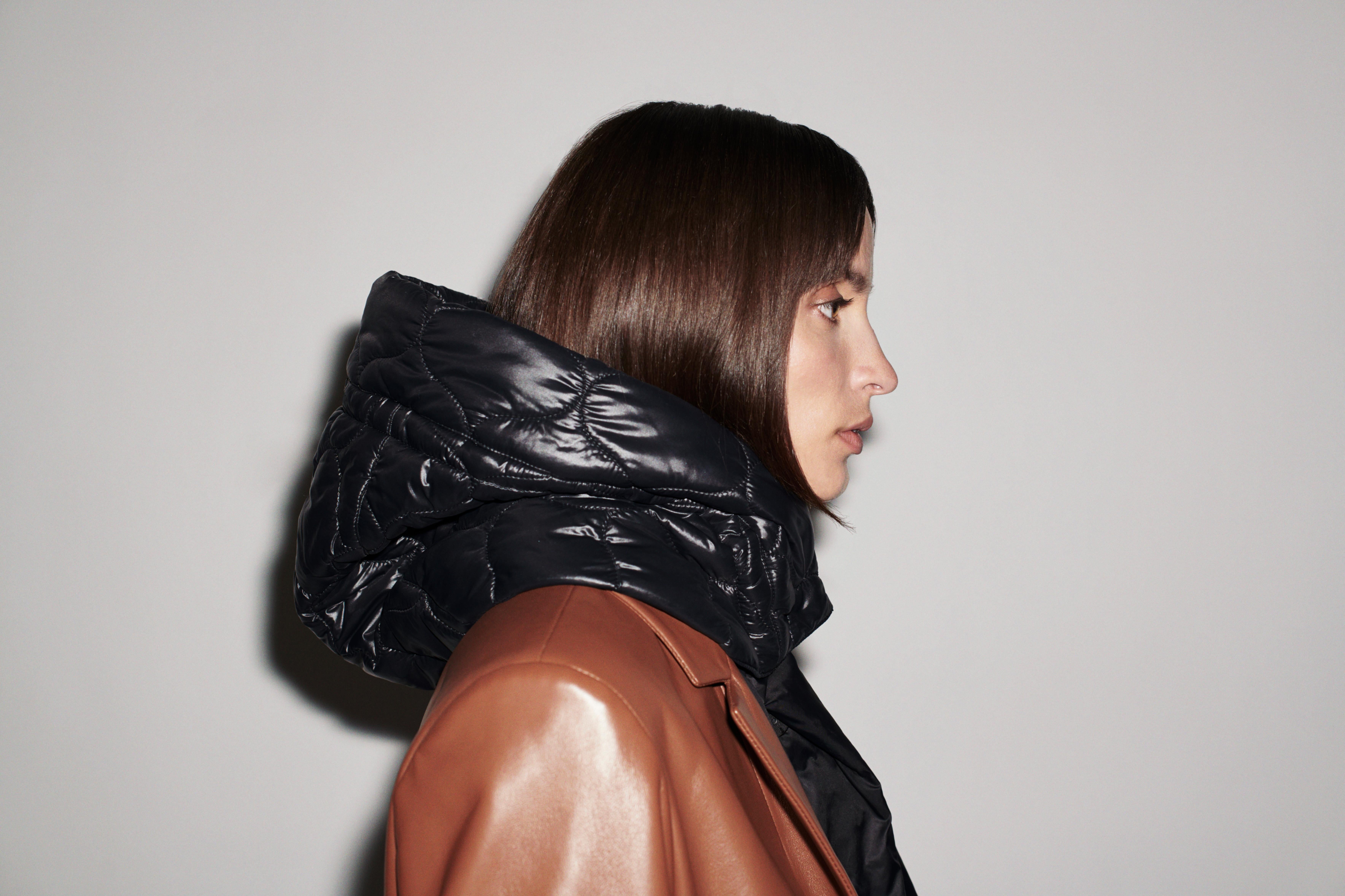 Verheyen London Aurora Quilted Hood with Tie 

Handmade in Italy by expert artisans, this hood is made with 100% Nylon which is lightweight and water repellent. This luxury item is an investment piece to wear for a lifetime and a versatile piece