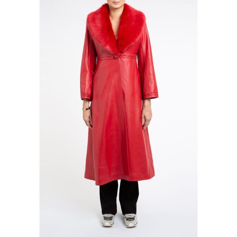 Women's Verheyen London Bespoke Edward Leather Trench Coat in Red with Faux Fur, Size 16 For Sale