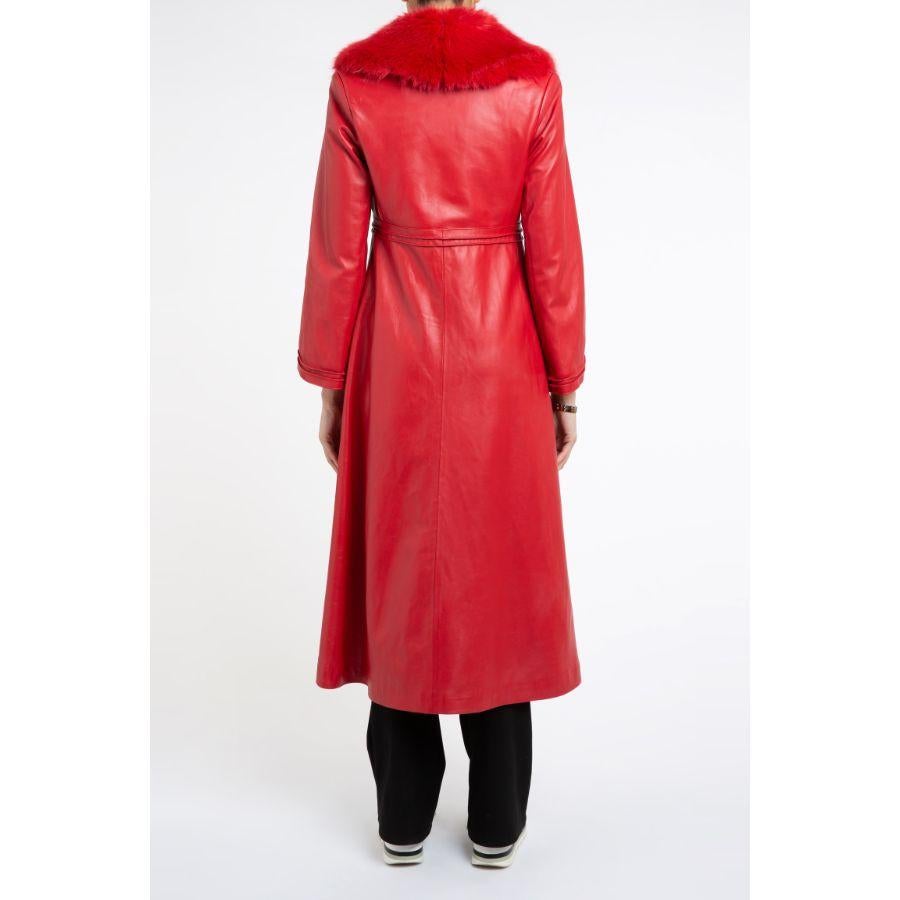 Verheyen London Bespoke Edward Leather Trench Coat in Red with Faux Fur, Size 16 For Sale 3