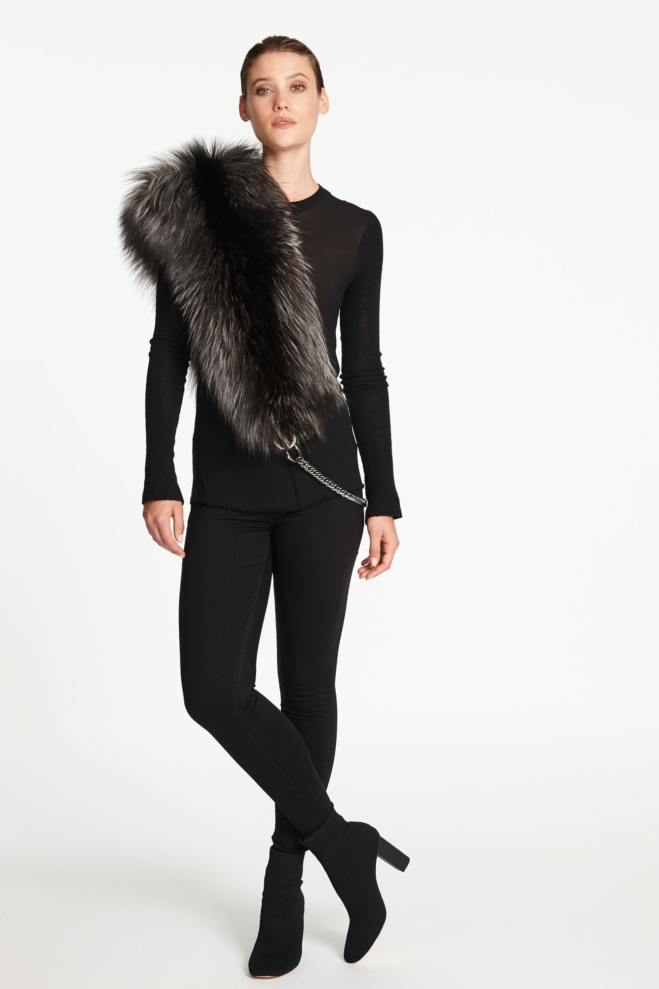 Verheyen London Chained Stole in Metallic Silver Fox Fur with Chain 6 ways  5