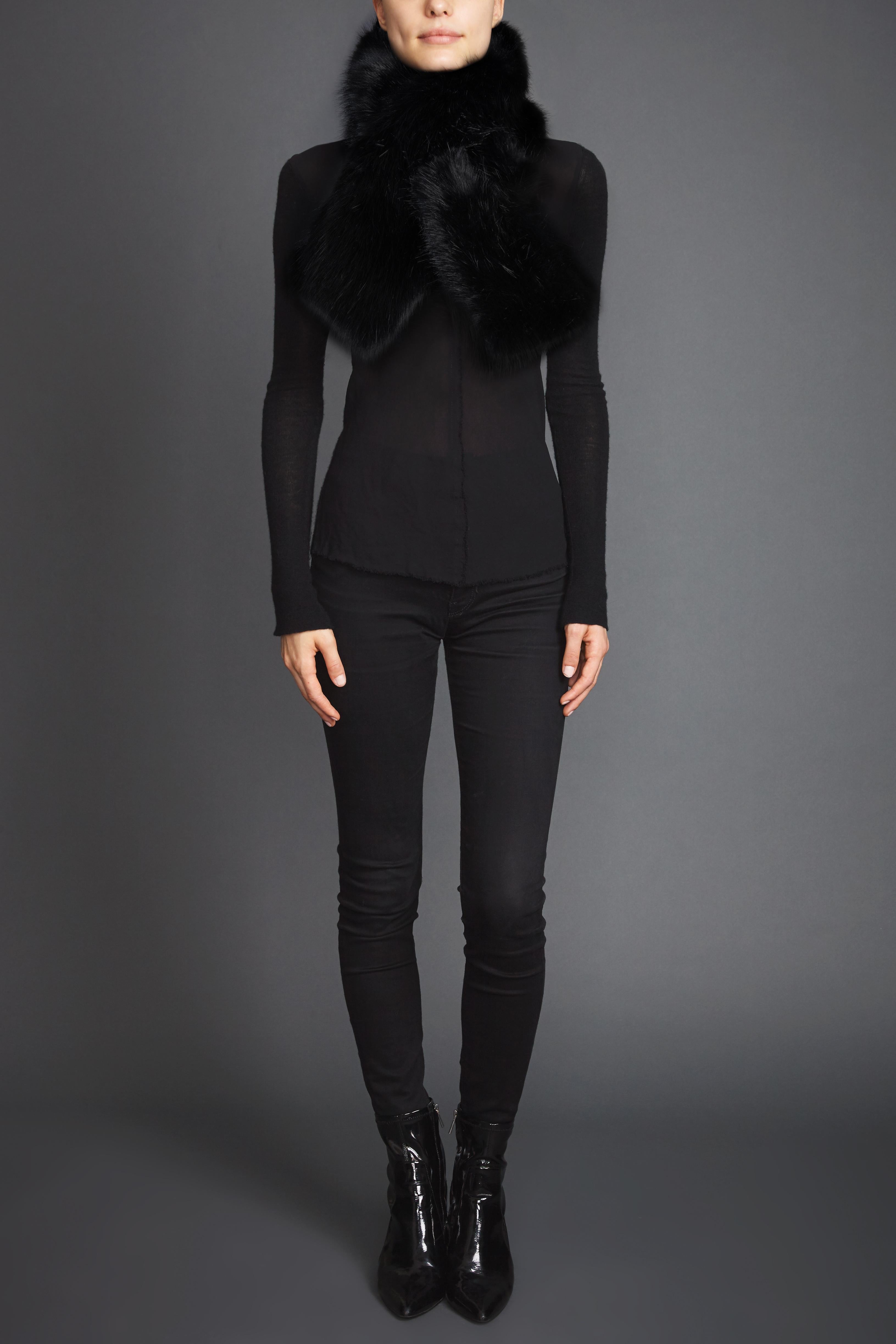 Women's Verheyen London Cross-through Faux Fur Collar in Black For Sale