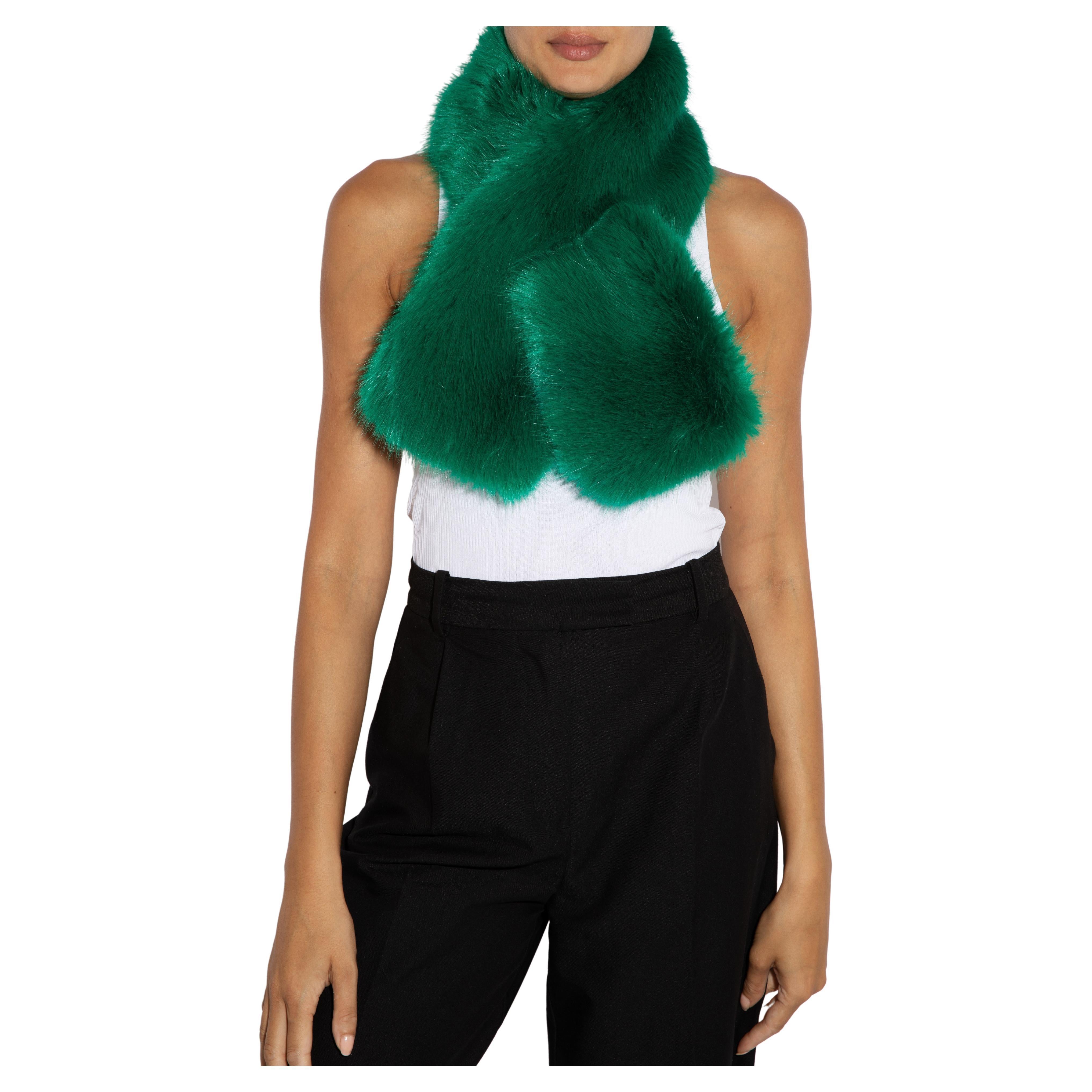 Verheyen London Cross-through Faux Fur Collar in Emerald Green For Sale