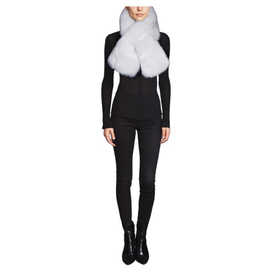 Cross-through Faux Fur Collar in White

Details and Care:
Colour: White
Luxurious Faux Fur
lined in 100% Acetate Satin
Special dry clean

Size and Fit:
Size fits all
Ties with hook and eyes