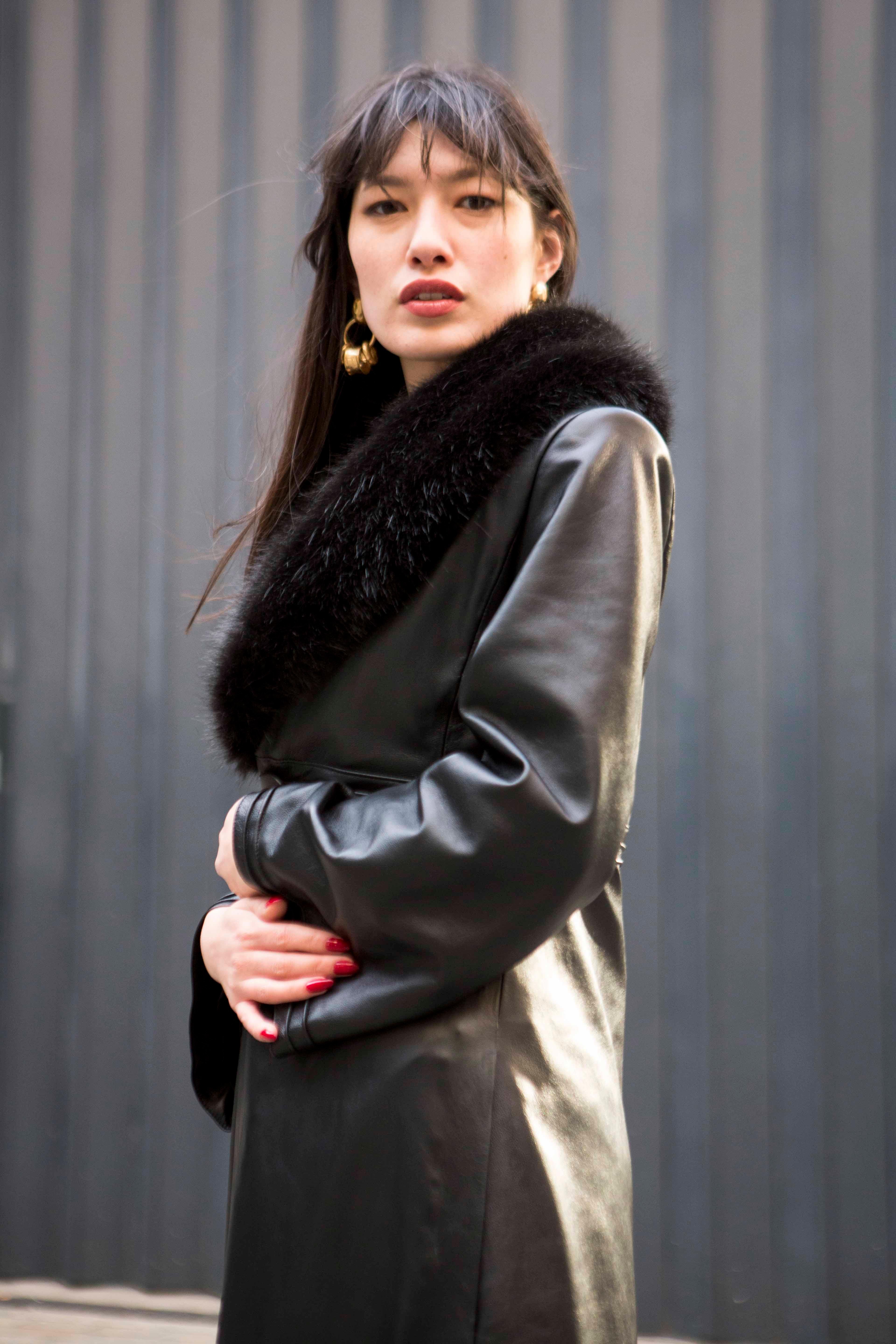 Verheyen London - Manteau en cuir Edward avec col en fausse fourrure en noir - Taille UK 10 en vente 12