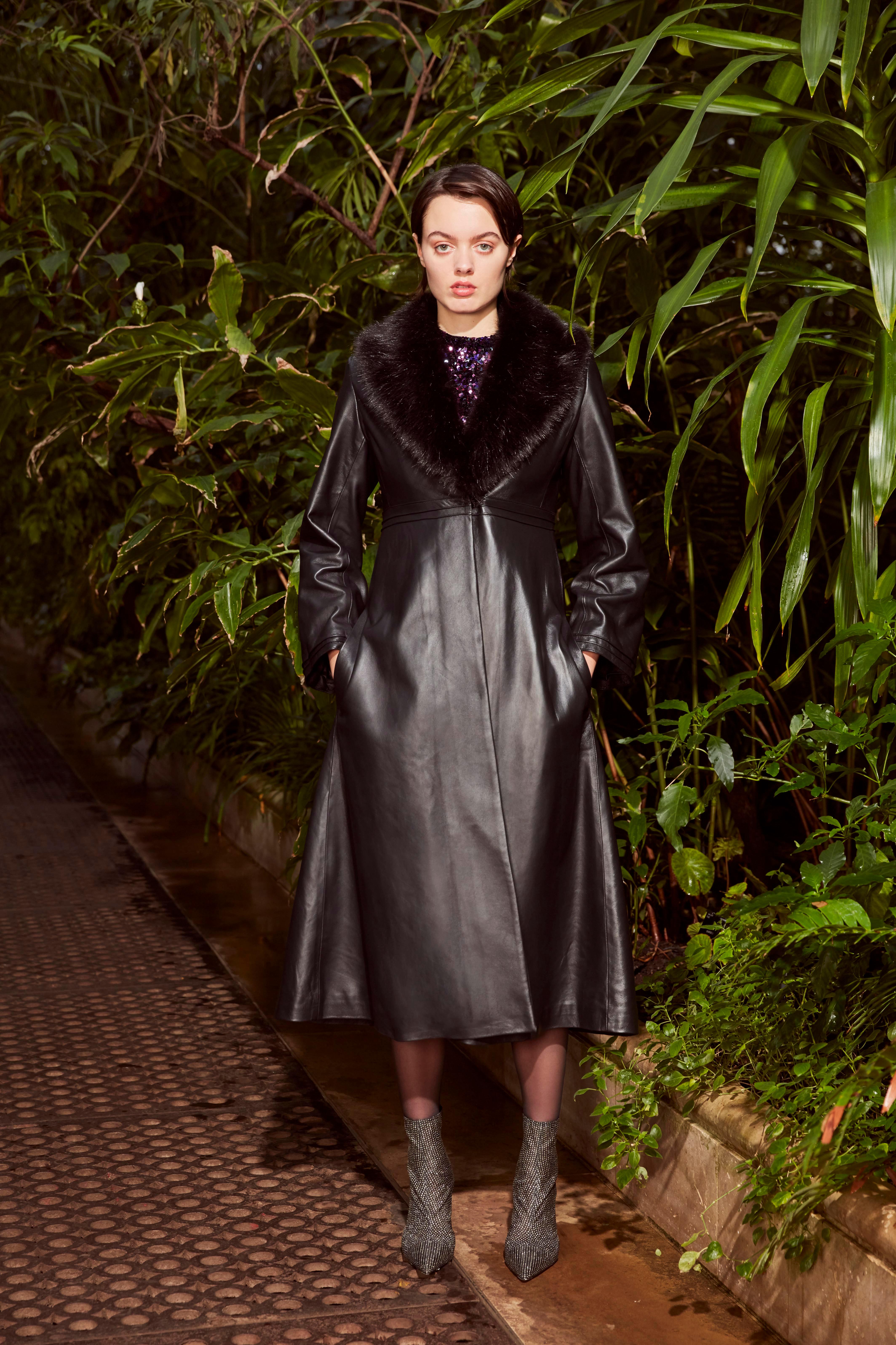 Verheyen London Edward Leather Coat with Faux Fur Collar in Black - Size uk 10 For Sale 4