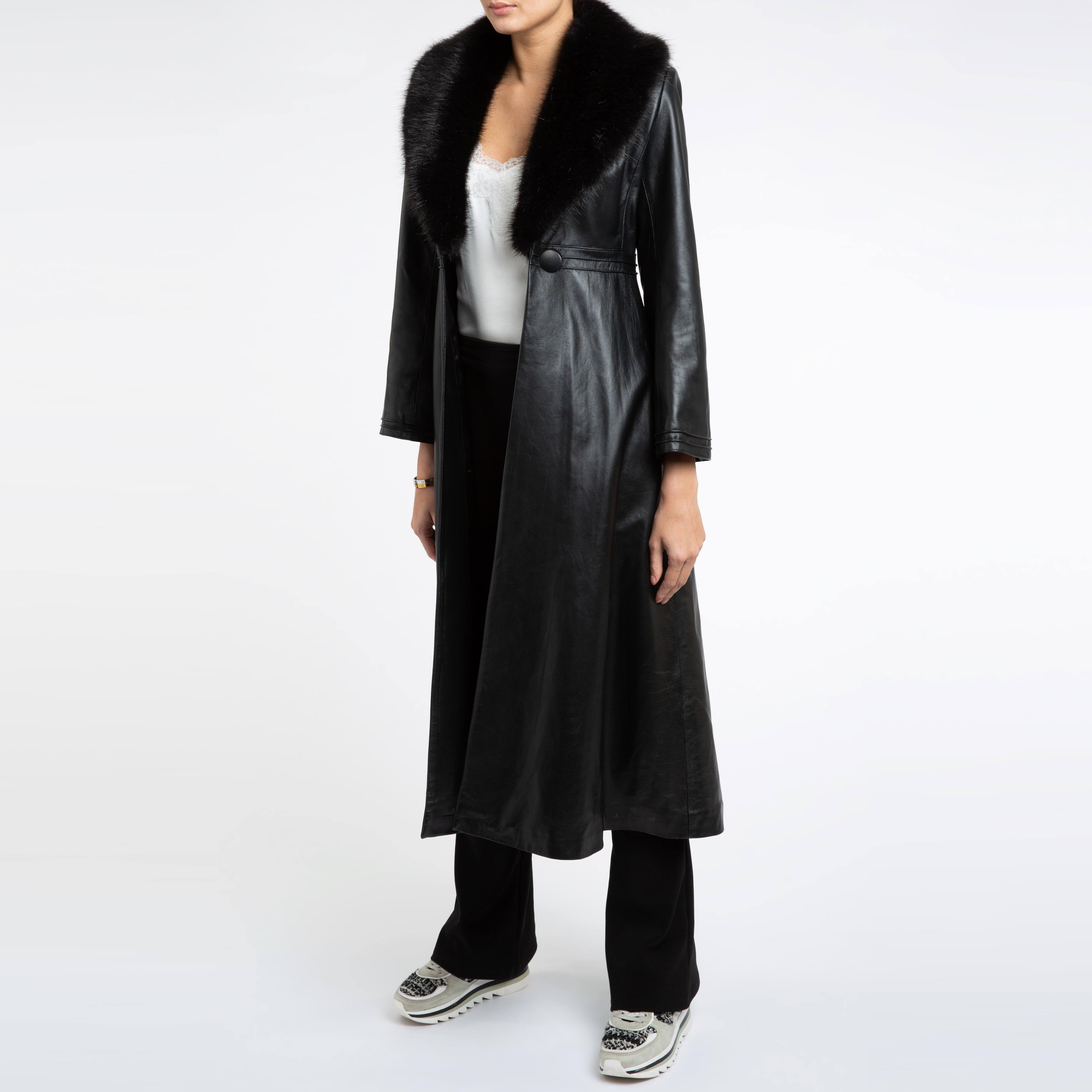 Women's Verheyen London Edward Leather Coat with Faux Fur Collar in Black - Size uk 14 For Sale