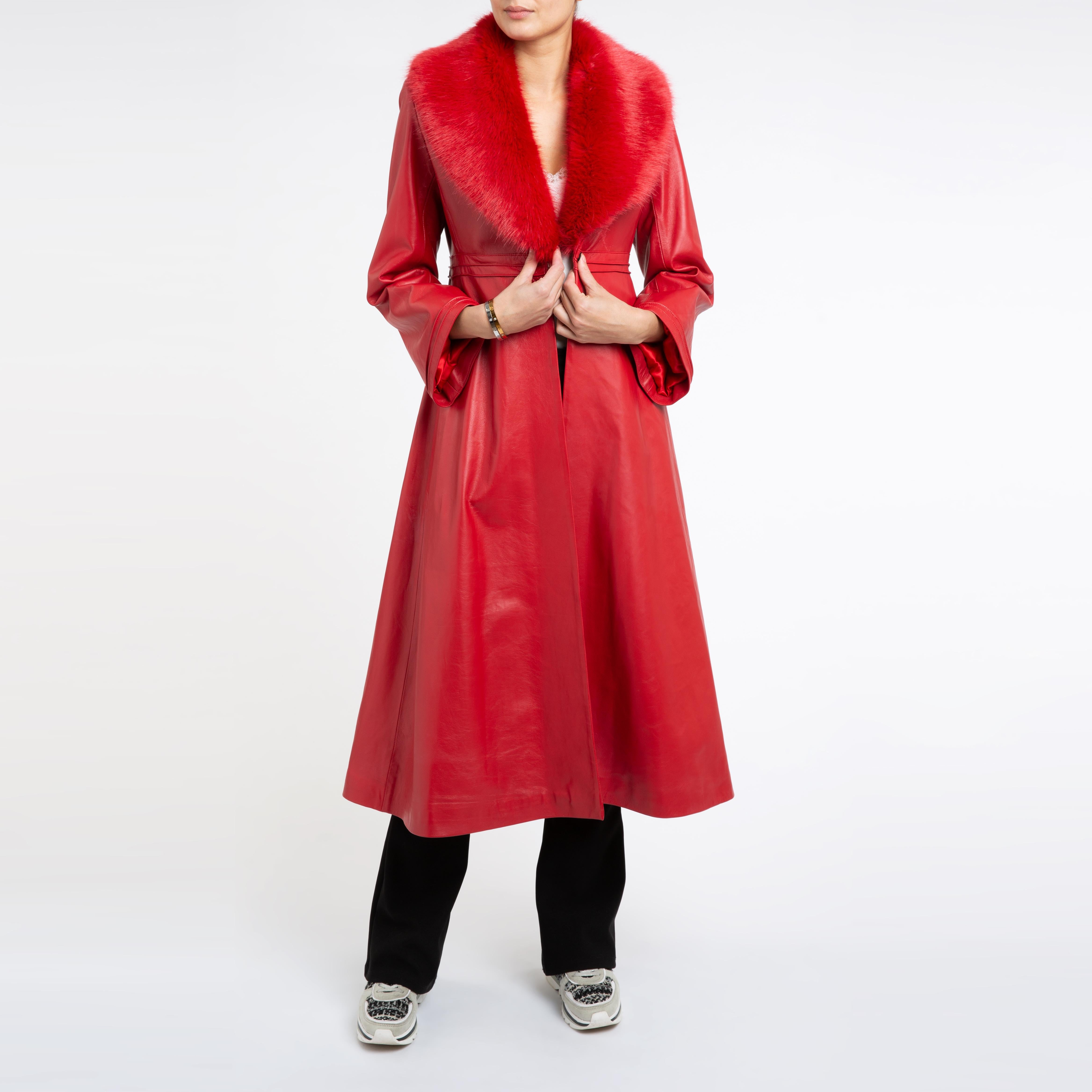 Women's Verheyen London Edward Leather Coat with Faux Fur Collar in Red For Sale