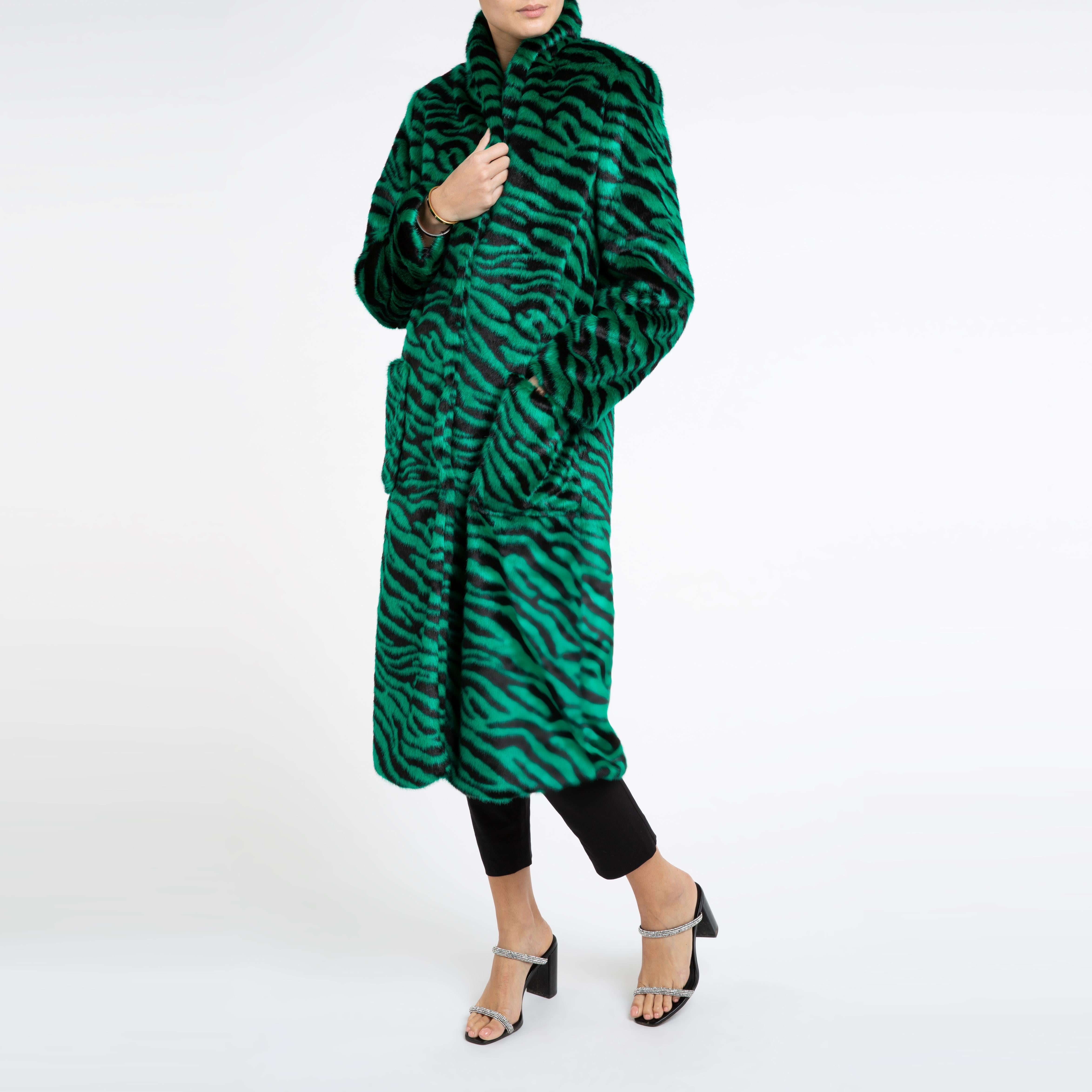 Verheyen London Manteau en fausse fourrure vert émeraude à imprimé zébré Esmeralda, taille UK 10 en vente 2