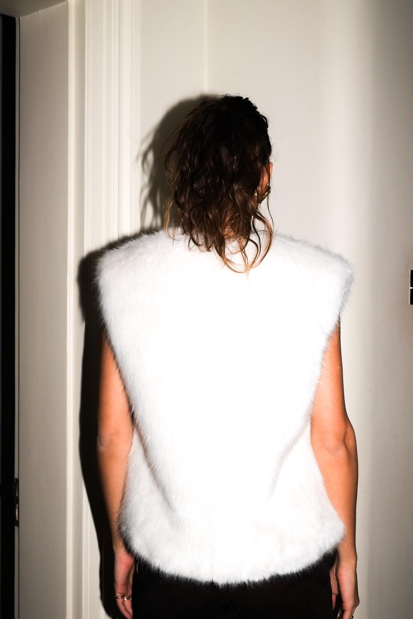Verheyen London Faux fur Gilet in White - Size Small (Uk 6-10) For Sale 1