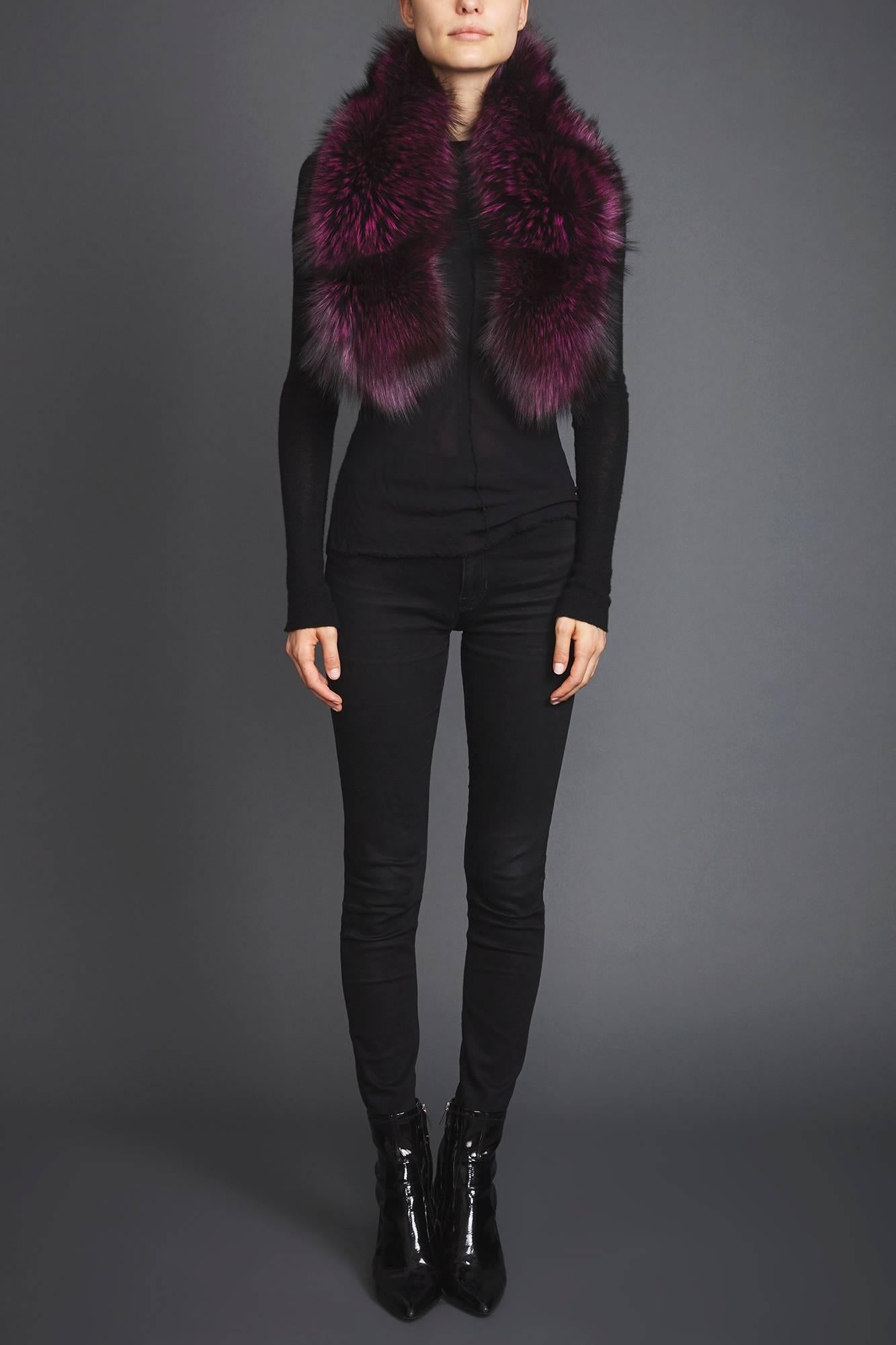 Women's or Men's Verheyen London Lapel Cross-through Collar Stole Scarf in Purple Fox Fur For Sale