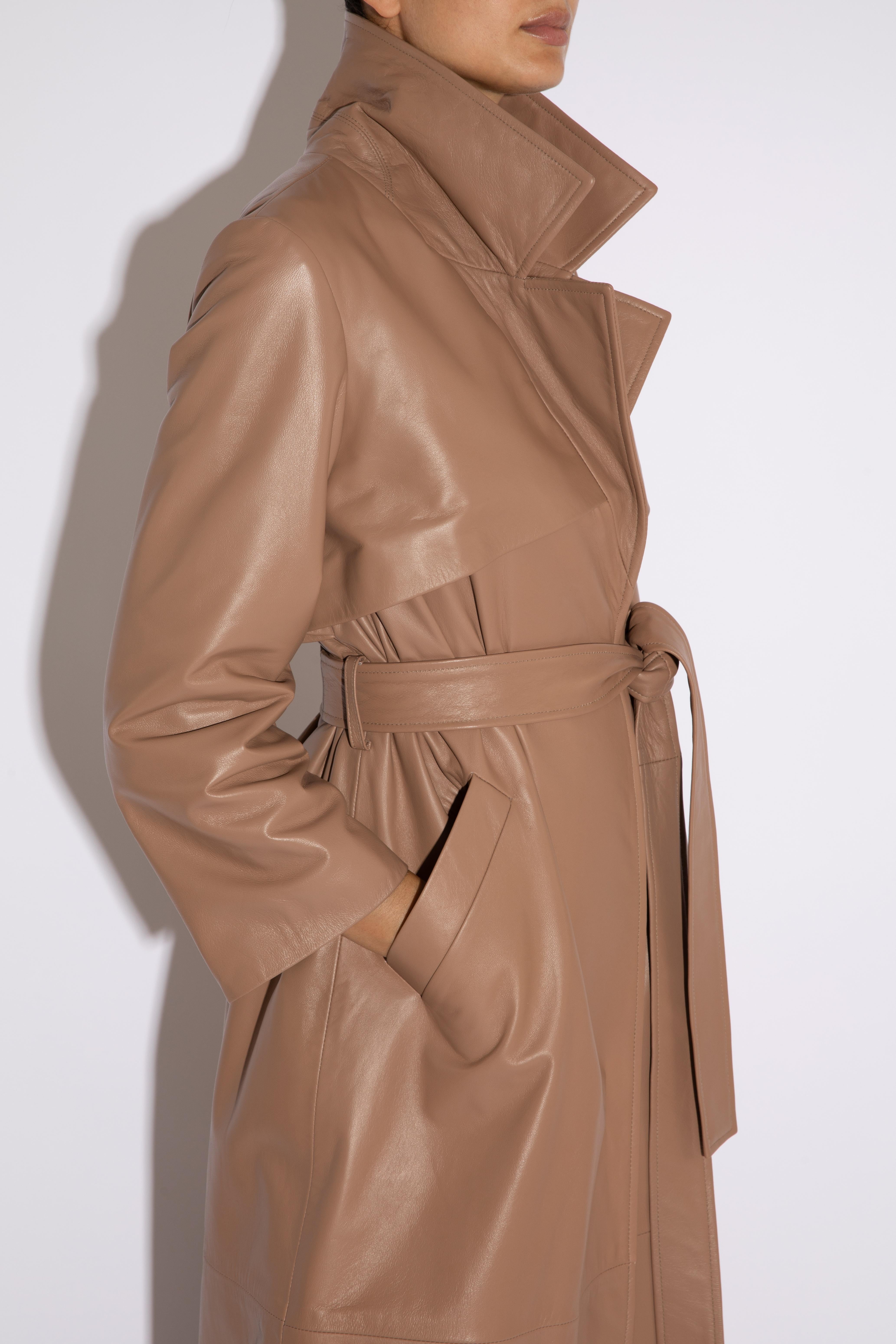 Women's Verheyen London Leather Trench Coat in Taupe Brown - Size uk 8 For Sale