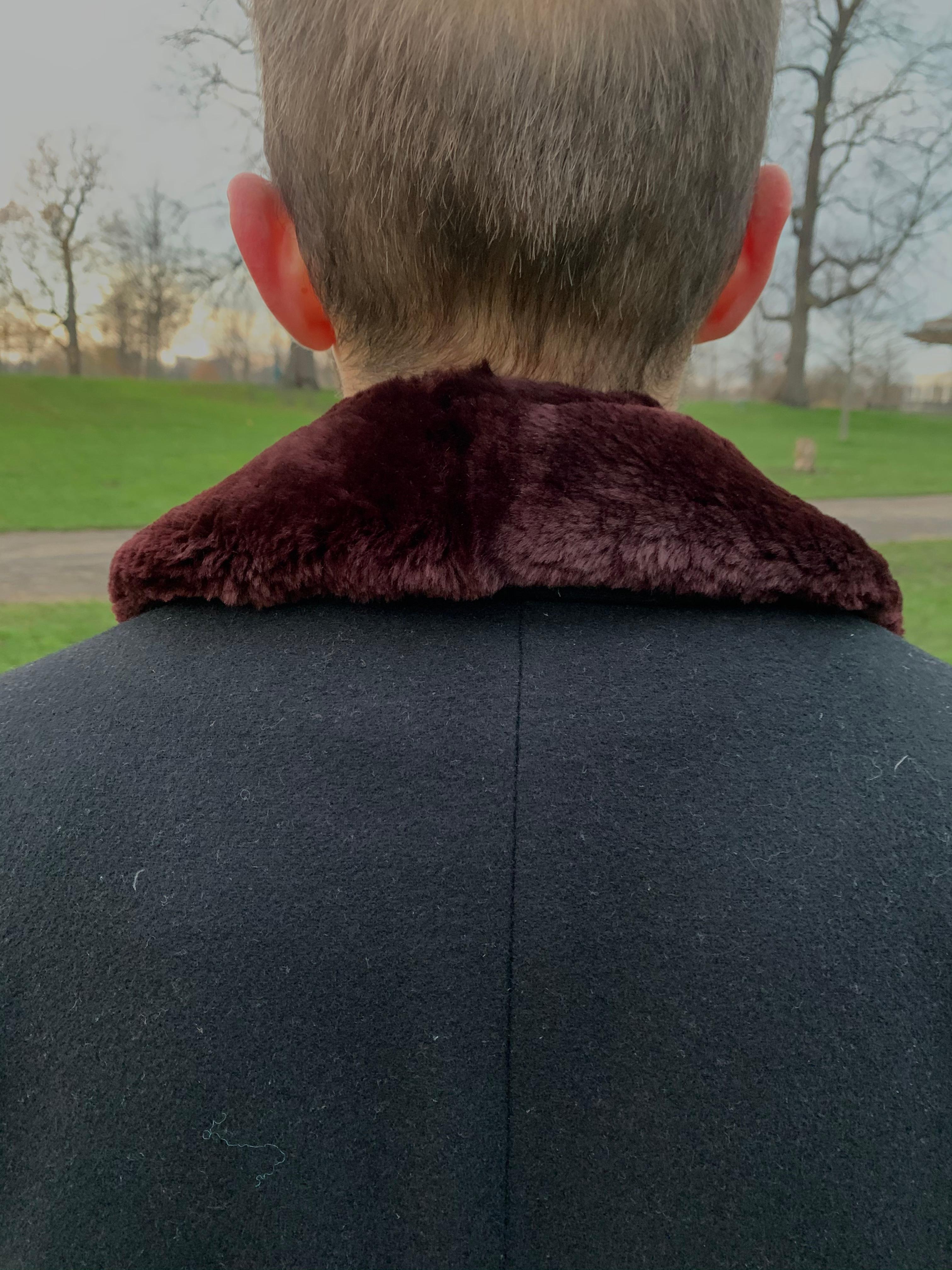 Women's or Men's Verheyen London Mens Detachable Burgundy Beaver Fur Collar  For Sale