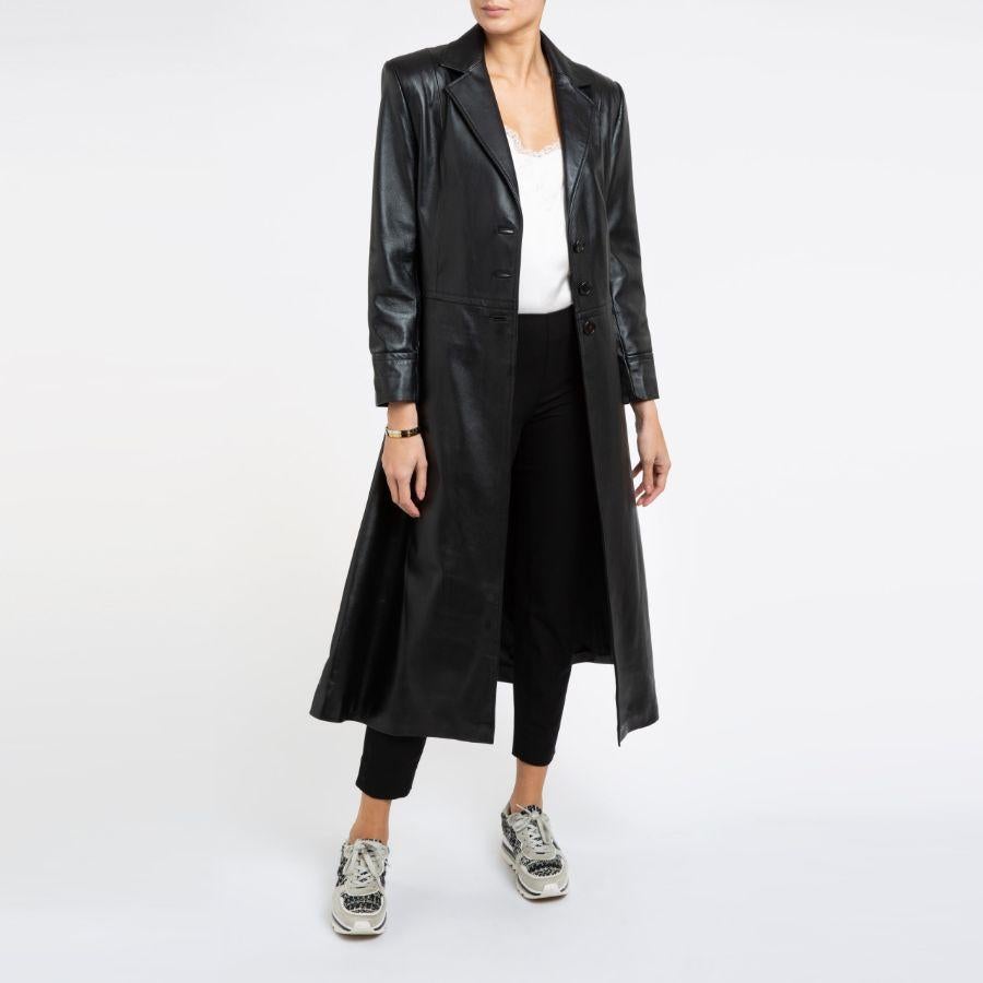 Women's or Men's Verheyen London Oversize 70s Leather Trench Coat in Black, Size 6 For Sale