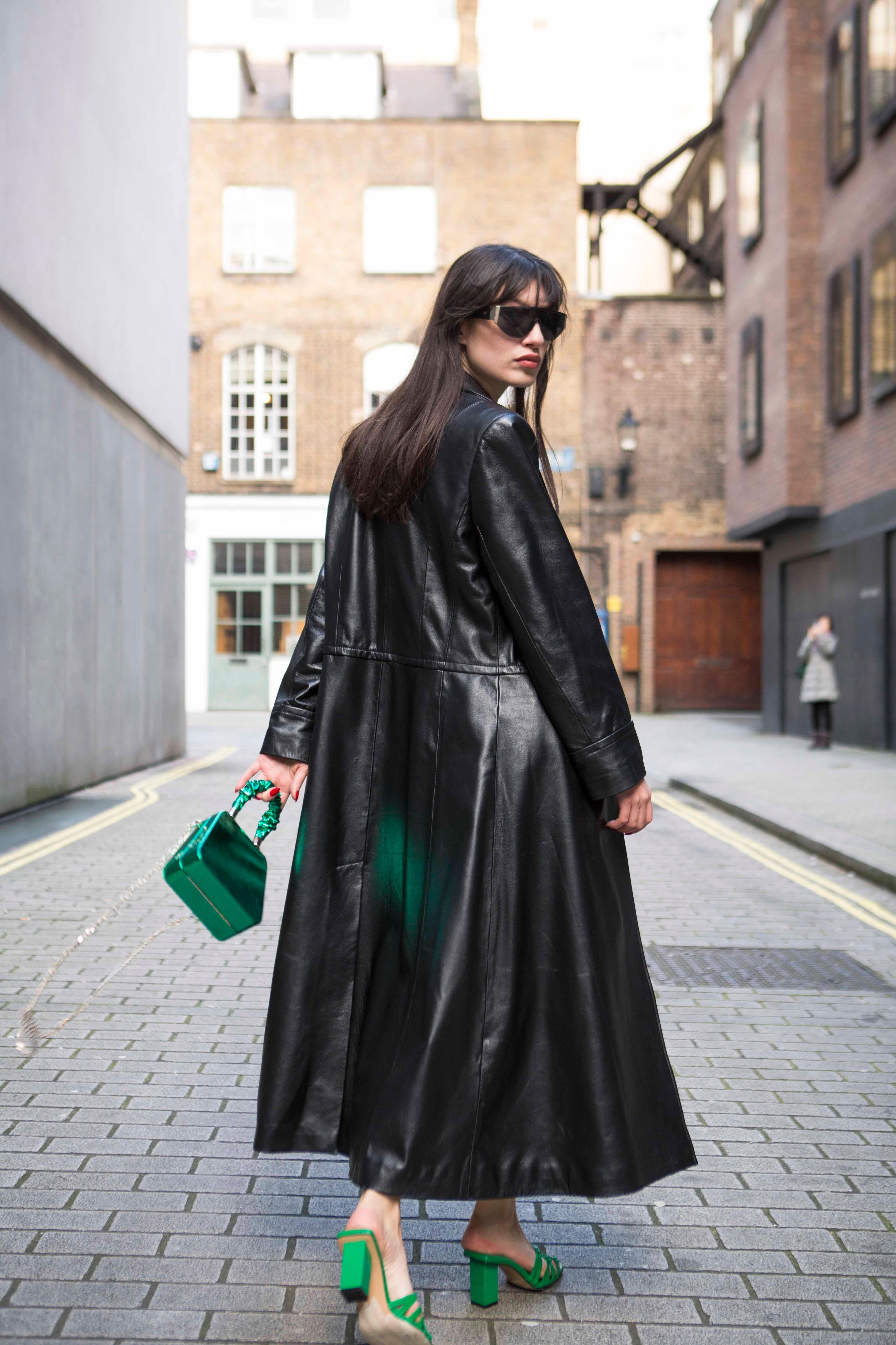 Verheyen London Oversize 70's Leather Trench Coat in Black - Size uk 12 For Sale 4