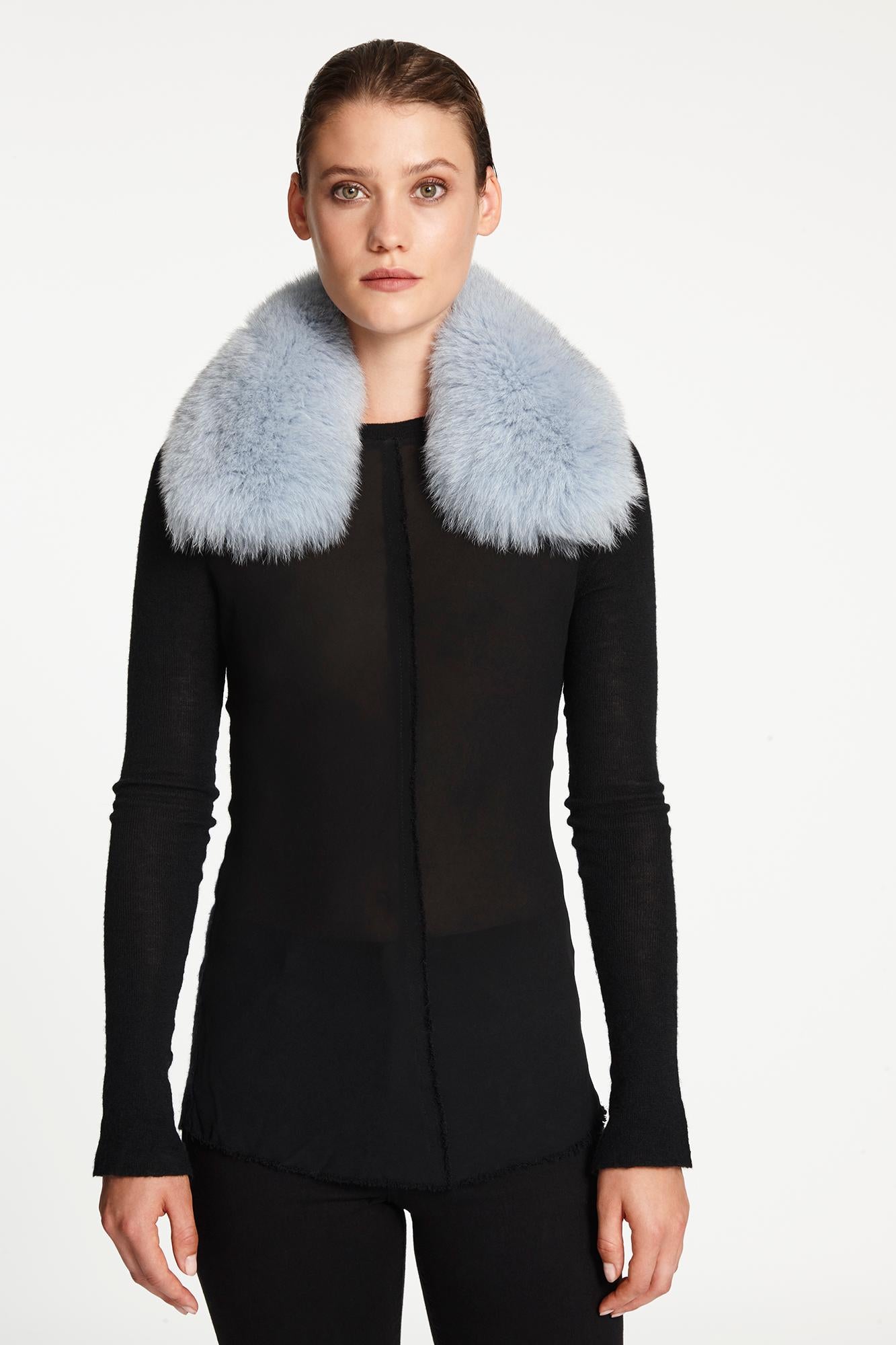 Women's or Men's Verheyen London Peter Pan Collar in Iced Blue Fox Fur - Brand new 
