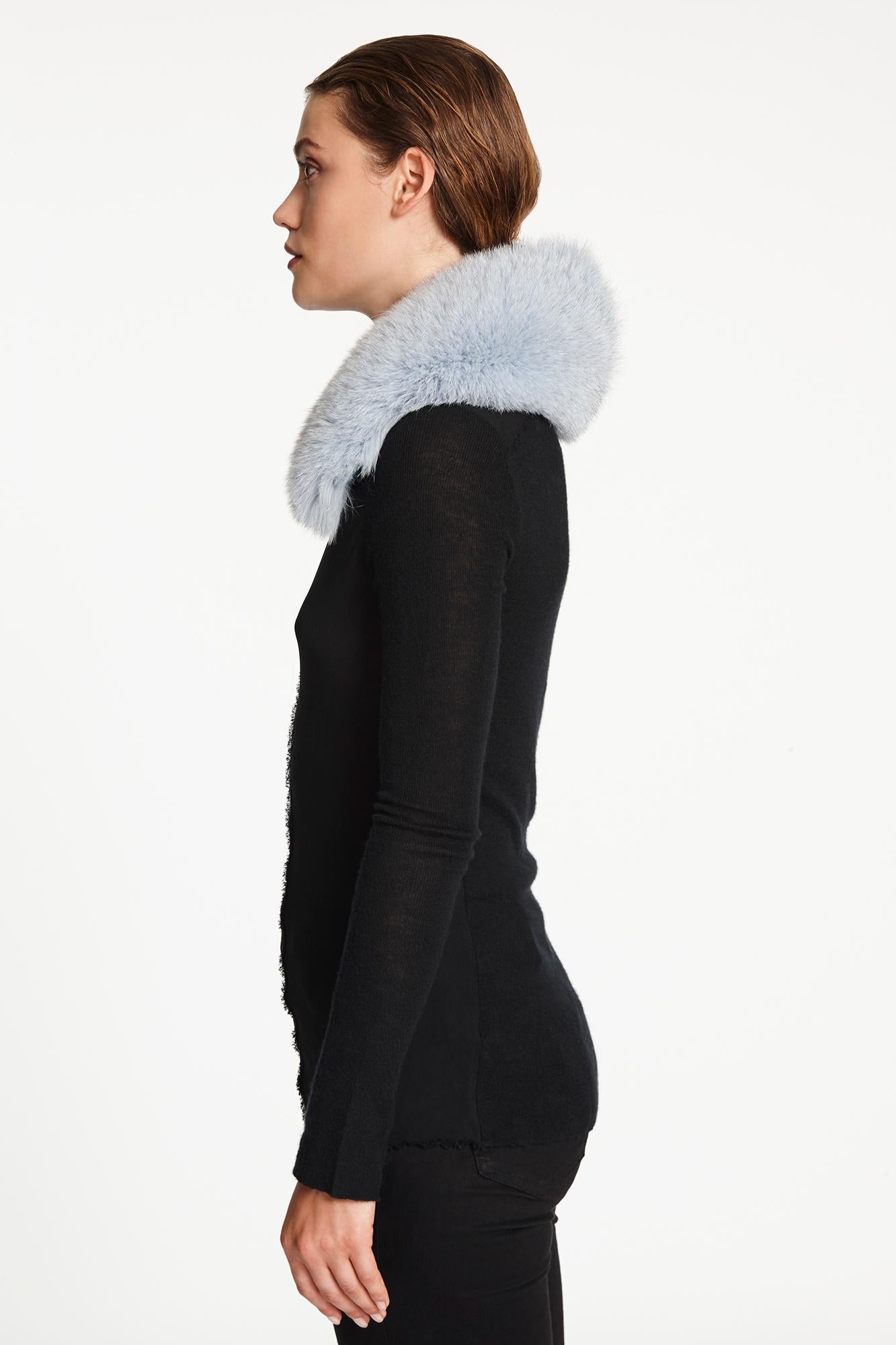 Women's or Men's Verheyen London Peter Pan Collar in Iced Blue Fox Fur & lined in silk 