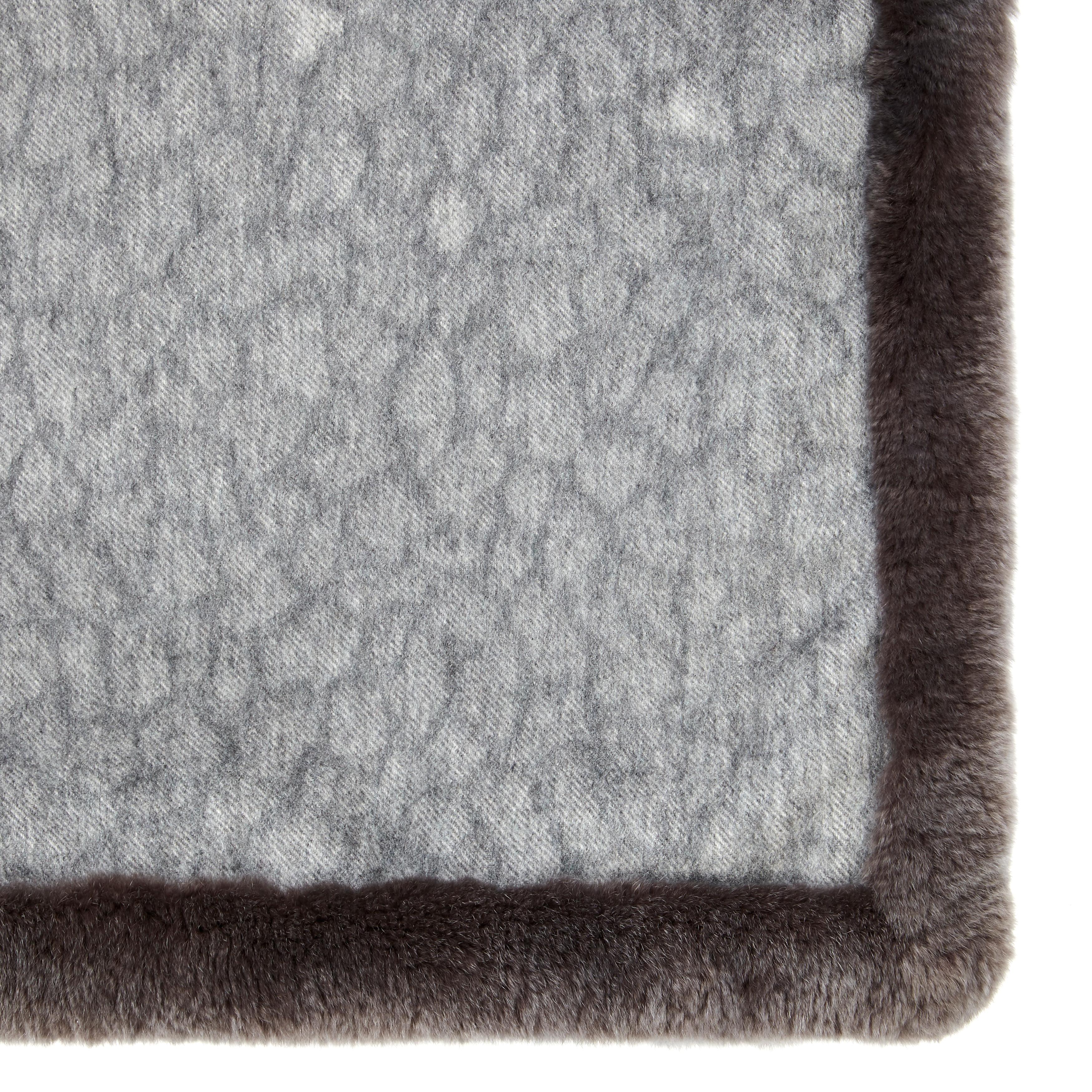 Women's or Men's Verheyen London Rex Rabbit Fur Cashmere Shawl Scarf in Grey Leopard - Gift 