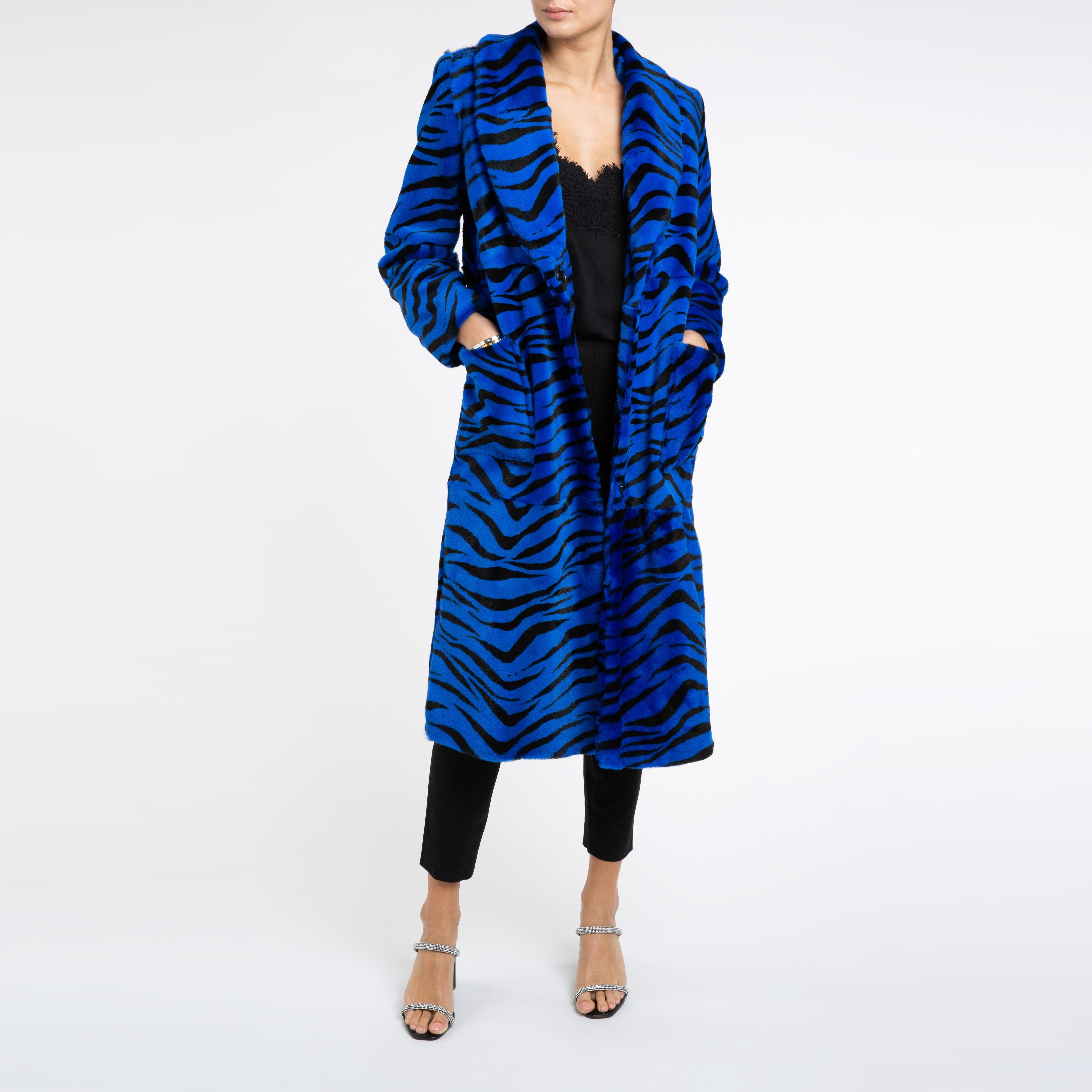 Der Londoner Shearling-Mantel mit blauem Zebra-Druck, Größe uk 8-10 im Angebot 7