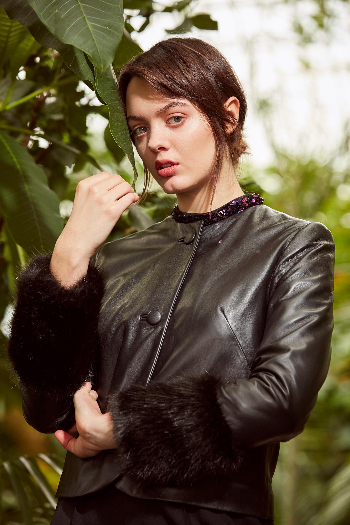 Veste courte Vita Verheyen en cuir noir avec fausse fourrure - Taille UK 12 en vente 3