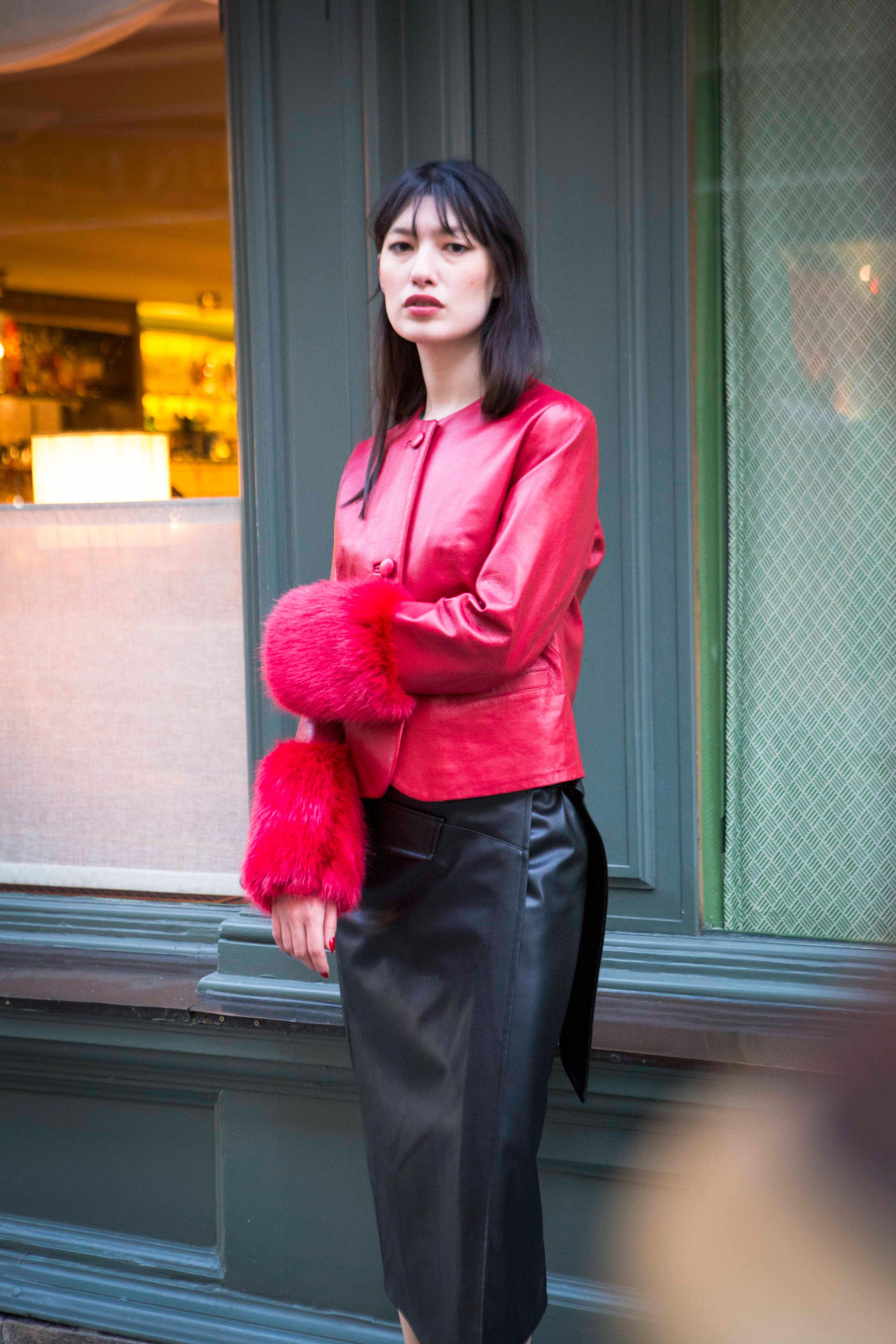 Verheyen Vita Cropped Jacket in Red Leather with Faux Fur - Size uk 10 In New Condition For Sale In London, GB