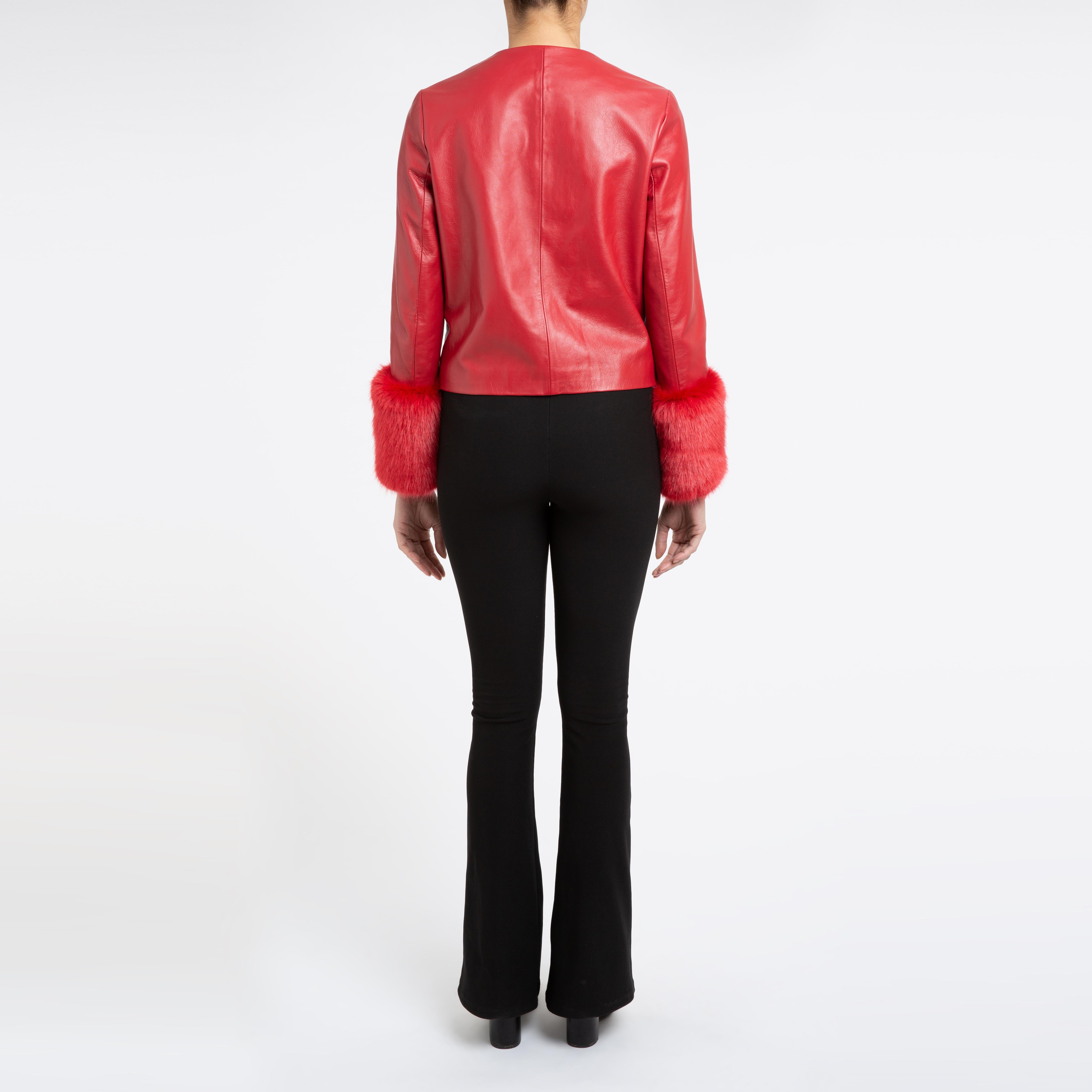 Gekürzte Vita-Jacke aus rotem Leder mit Kunstpelz - Größe uk 12 im Angebot 3